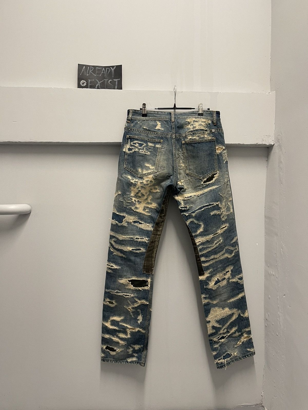 Givenchy Givenchy denim destroyed jeans Size US 30 / EU 46 - 7 Thumbnail