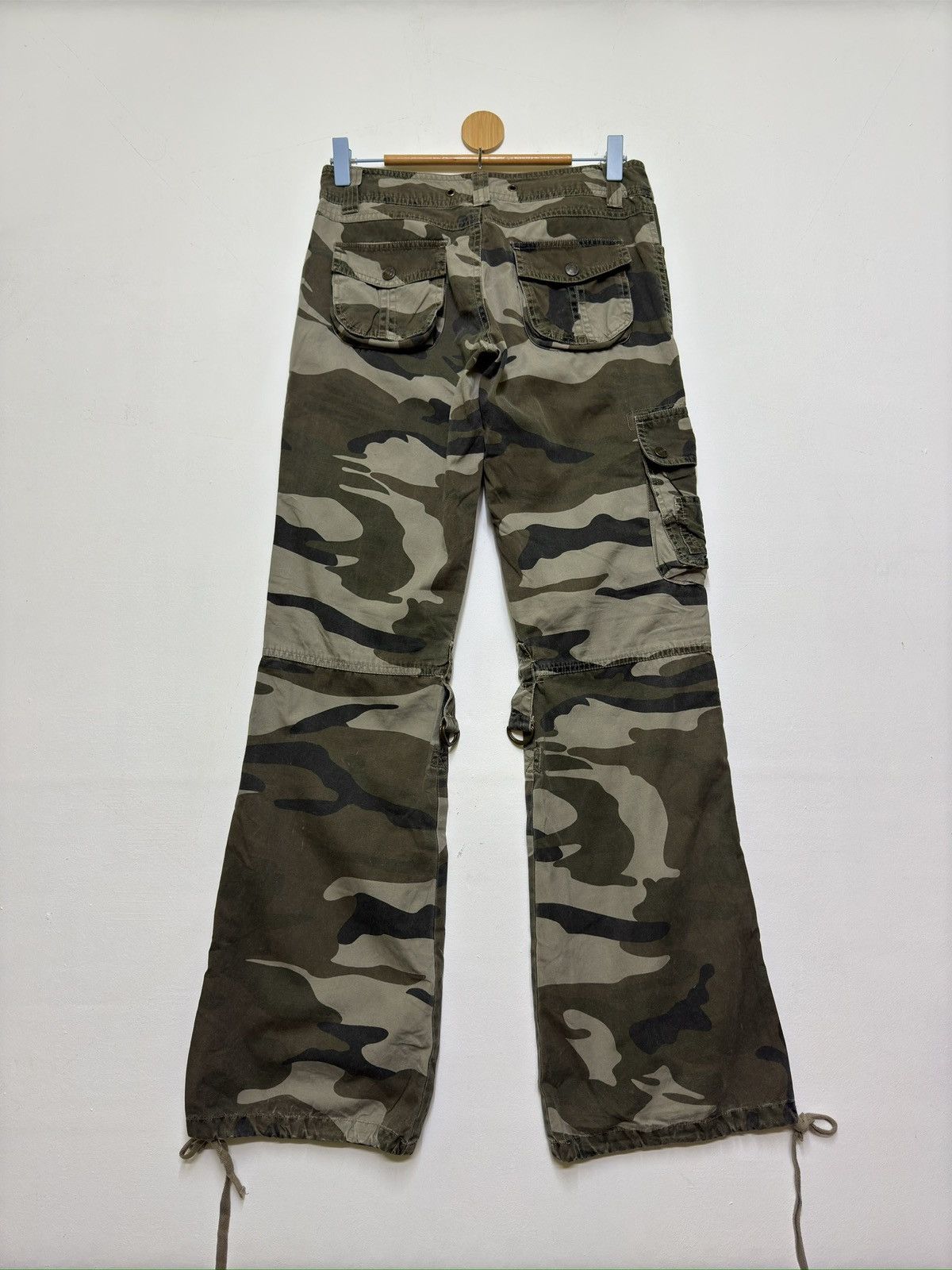 Japanese Brand Flare Camo Tactical Multi-Pocket Low Rise Raspberry Style Size US 27 - 2 Thumbnail