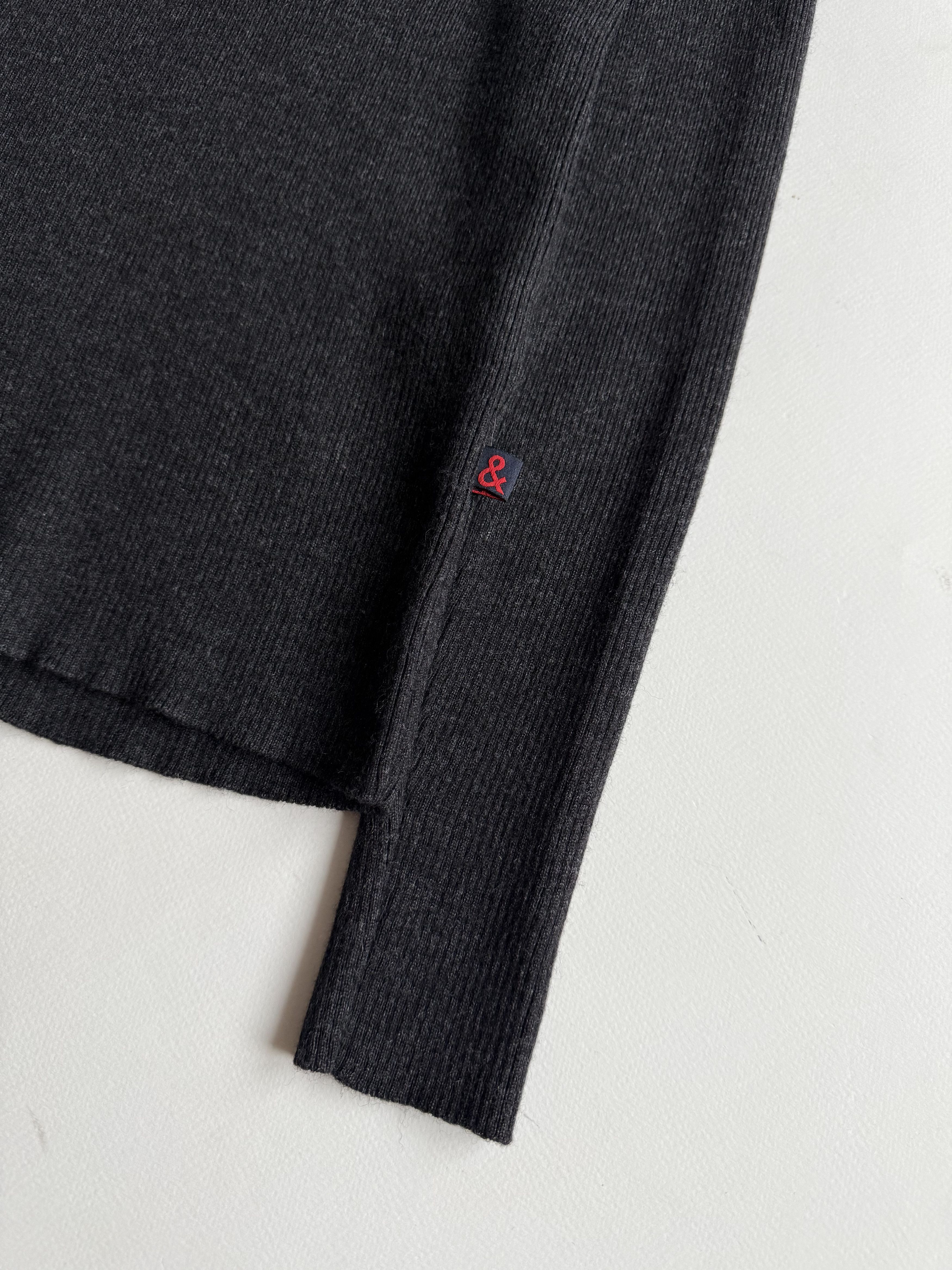Dolce & Gabbana Women's y2k Dolce & Gabbana Wool Knit V-neck Sweater S-M Size S / US 4 / IT 40 - 2 Thumbnail