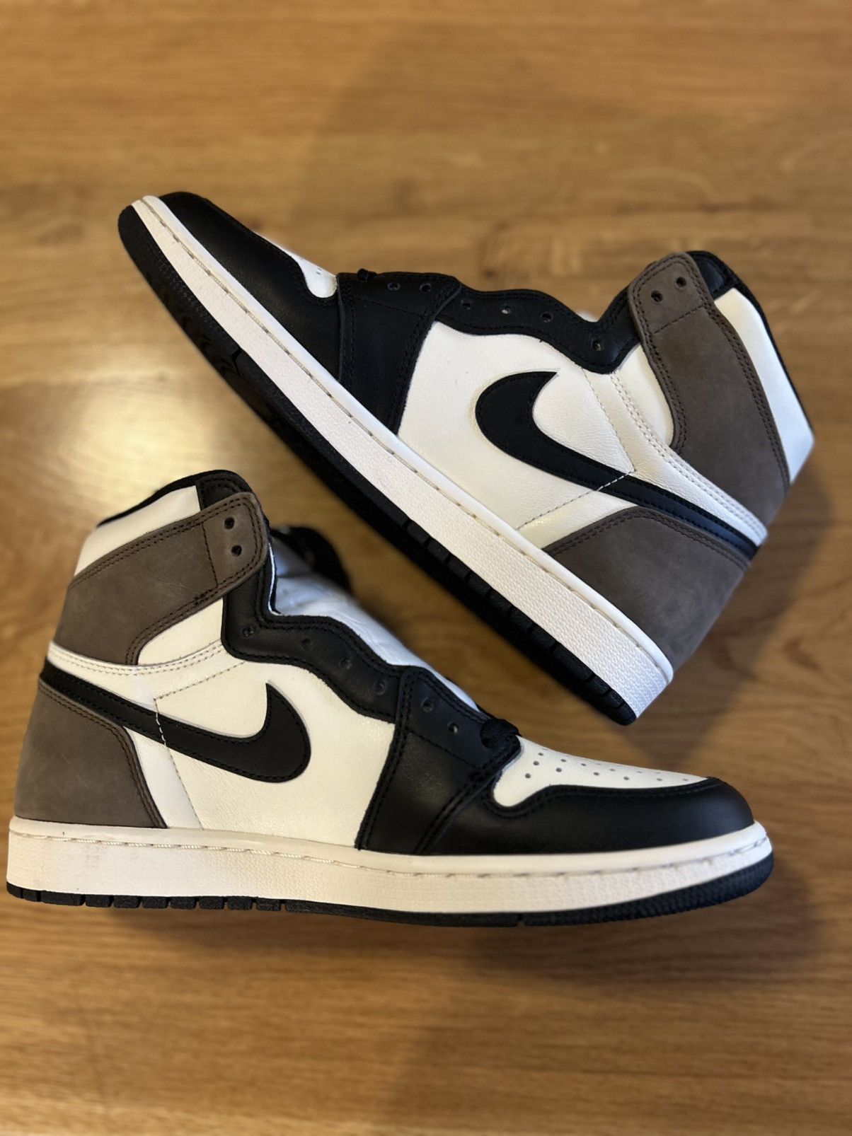 Jordan Brand 🔥 JORDAN 1 RETRO DARK MOCHA ☕️ NEW 🆕 Size US 9.5 / EU 42-43 - 4 Thumbnail