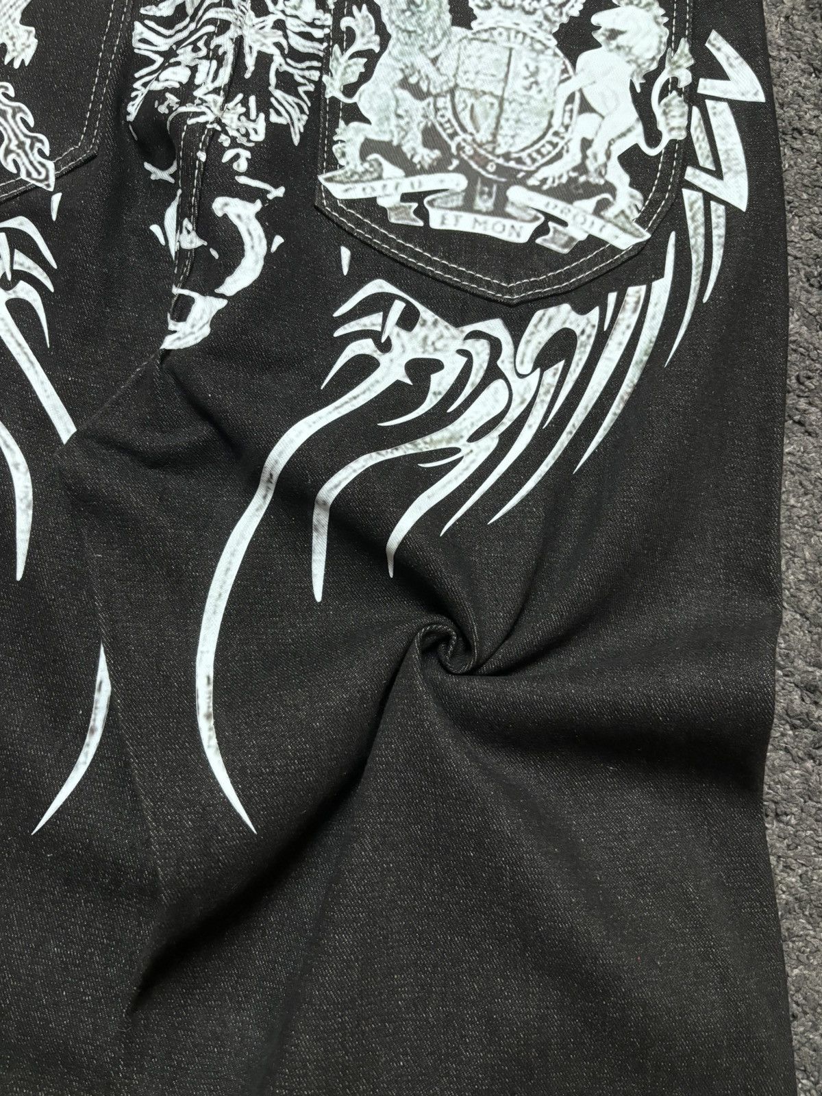 Jean × Vintage Vintage rare tribal medieval blazon sword black baggy jeans Size US 33 - 10 Thumbnail