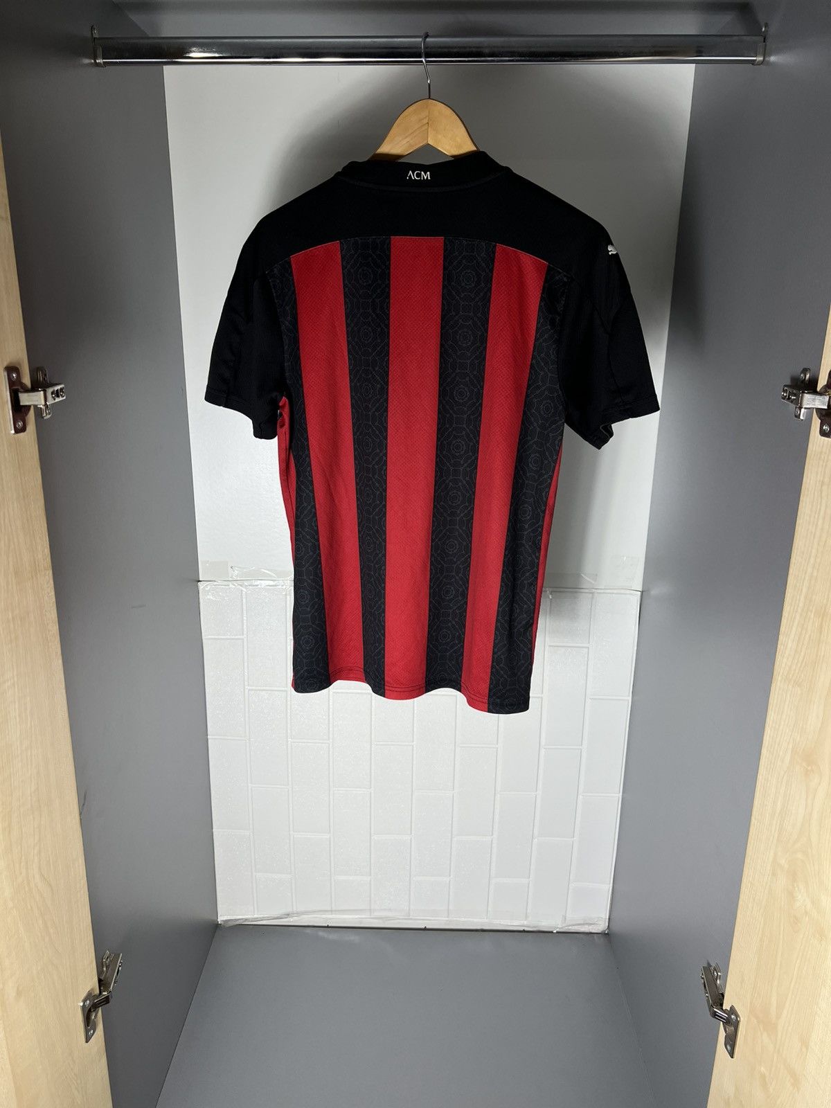 Puma VINTAGE PUMA FC AC MILAN INTER ITALY SOCCER JERSEY Y2K 90s Size US M / EU 48-50 / 2 - 18 Thumbnail