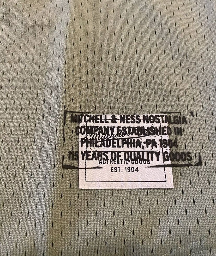 Mitchell & Ness Mitchell & Ness baseball mesh tee shirt short sleeve button Size US L / EU 52-54 / 3 - 3 Thumbnail