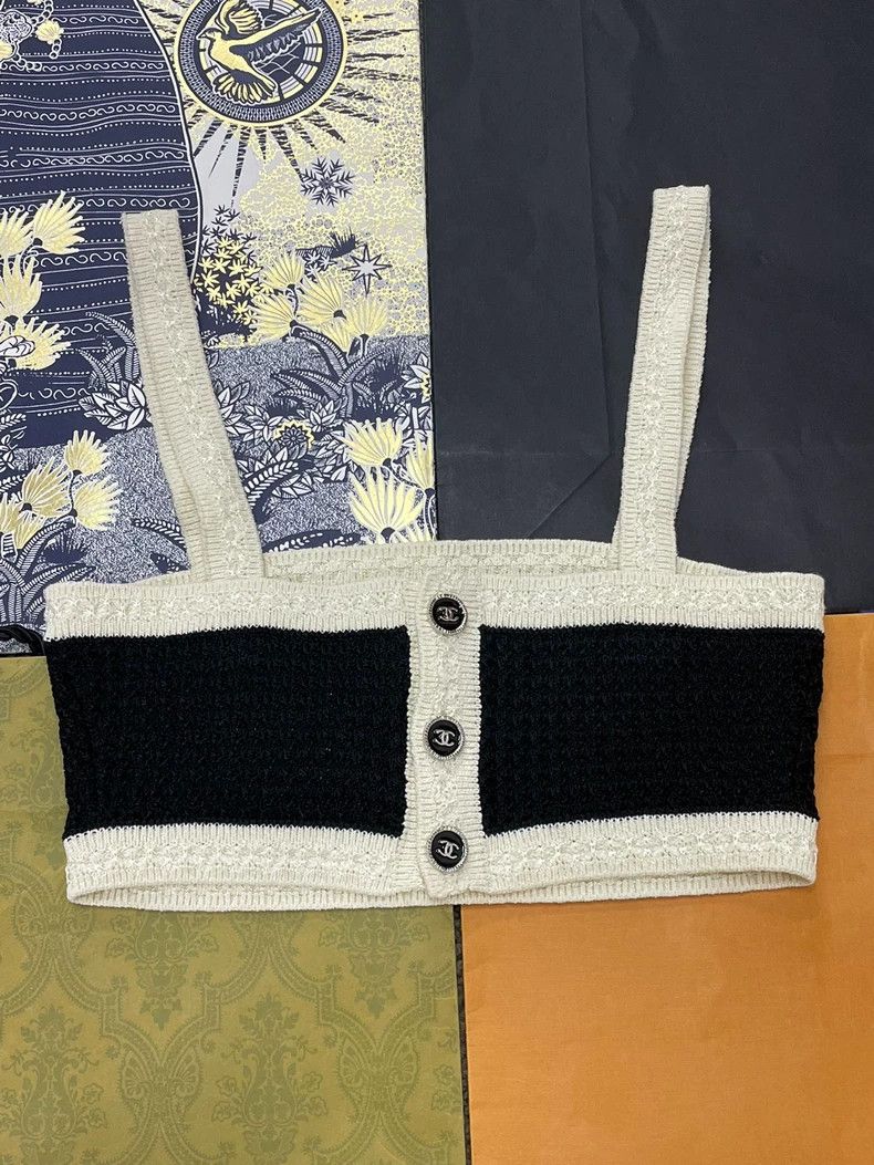 Chanel Chanel 24P Knit Button Sleeveless Top - dmc Size US S / EU 44-46 / 1 - 1 Thumbnail