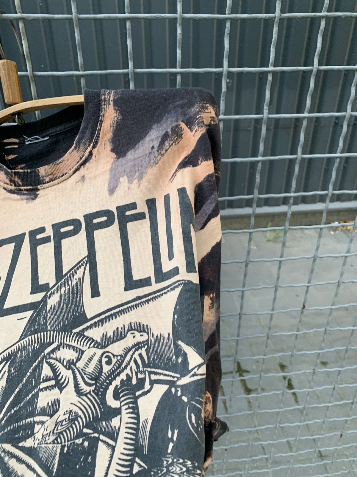 Band Tees Vintage Thrashed Led Zeppelin All Over Print Shirt Size US XL / EU 56 / 4 - 11 Thumbnail