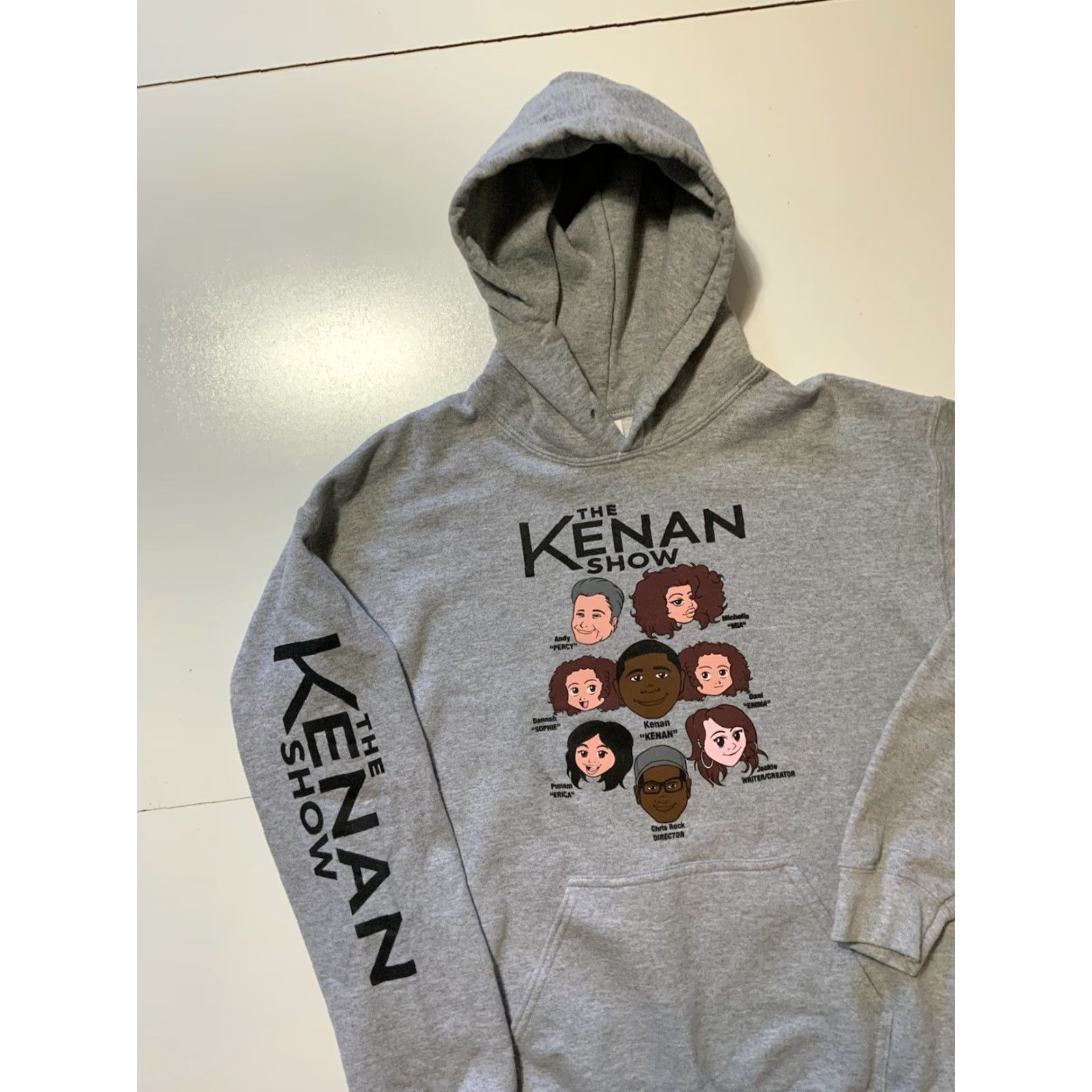 Gildan VINTAGE The Kenan Show Kenan Thompson Chris Rock Sitcom Promo Hoodie M Mens Gray Pullover Rock Theme Sz. M Size US M / EU 48-50 / 2 - 3 Thumbnail