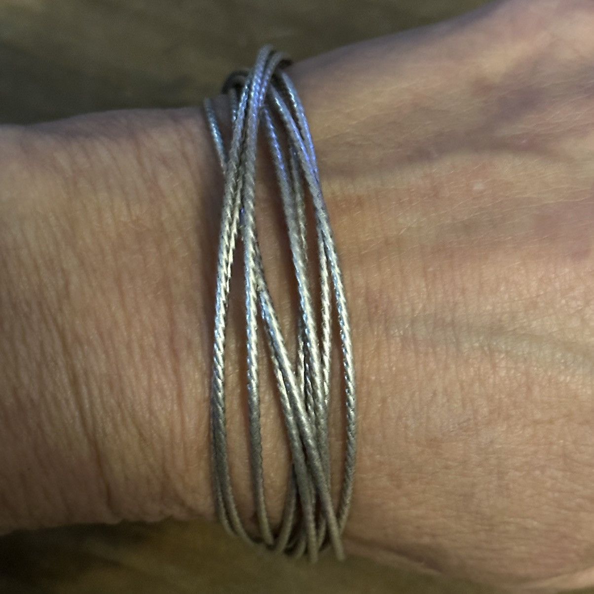 Other Silver tone textured interlocking bangle bracelet Size ONE SIZE - 2 Thumbnail