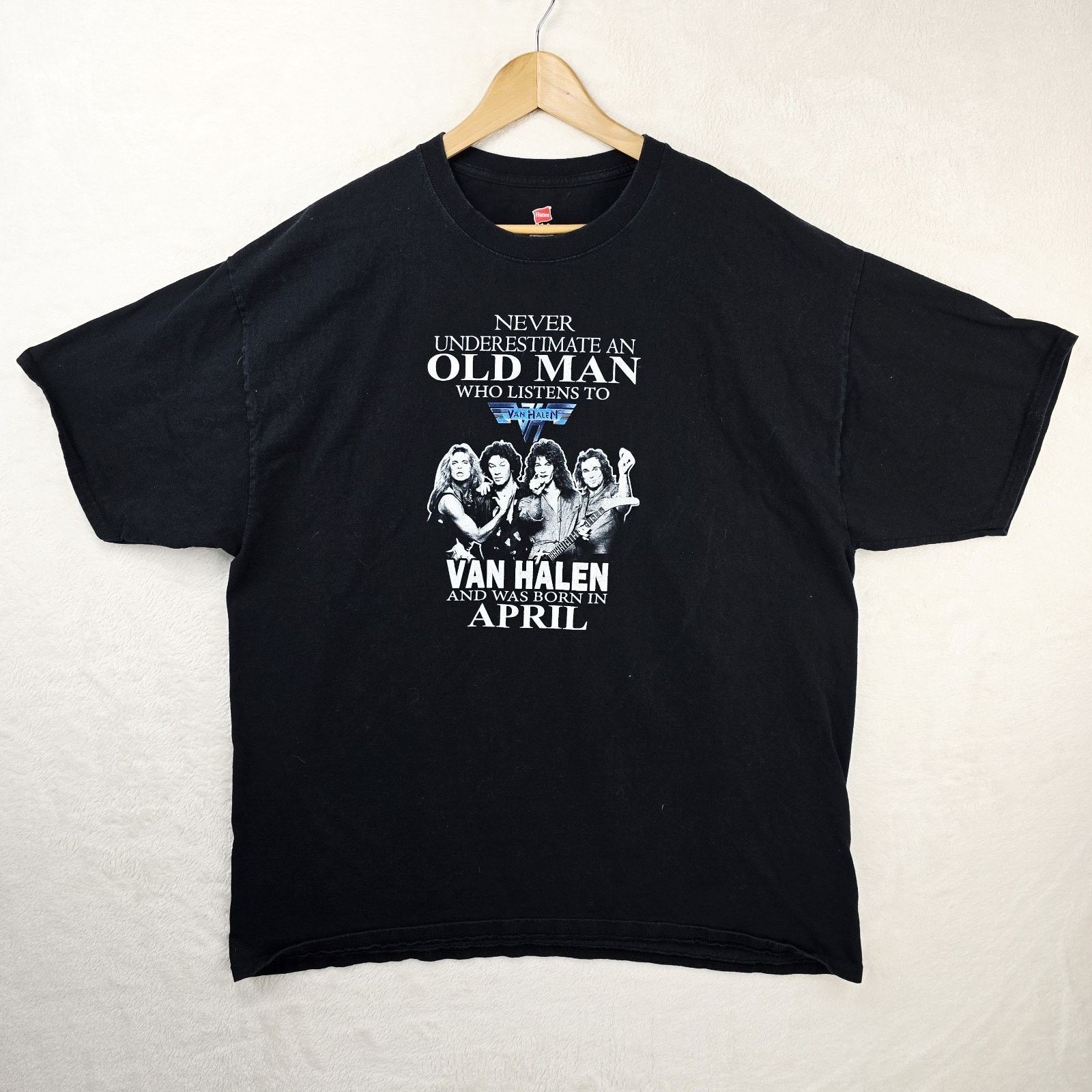 Hanes Never Underestimate An Old Man Listens Van Halen Shirt XXL Size US XXL / EU 58 / 5 - 2 Thumbnail