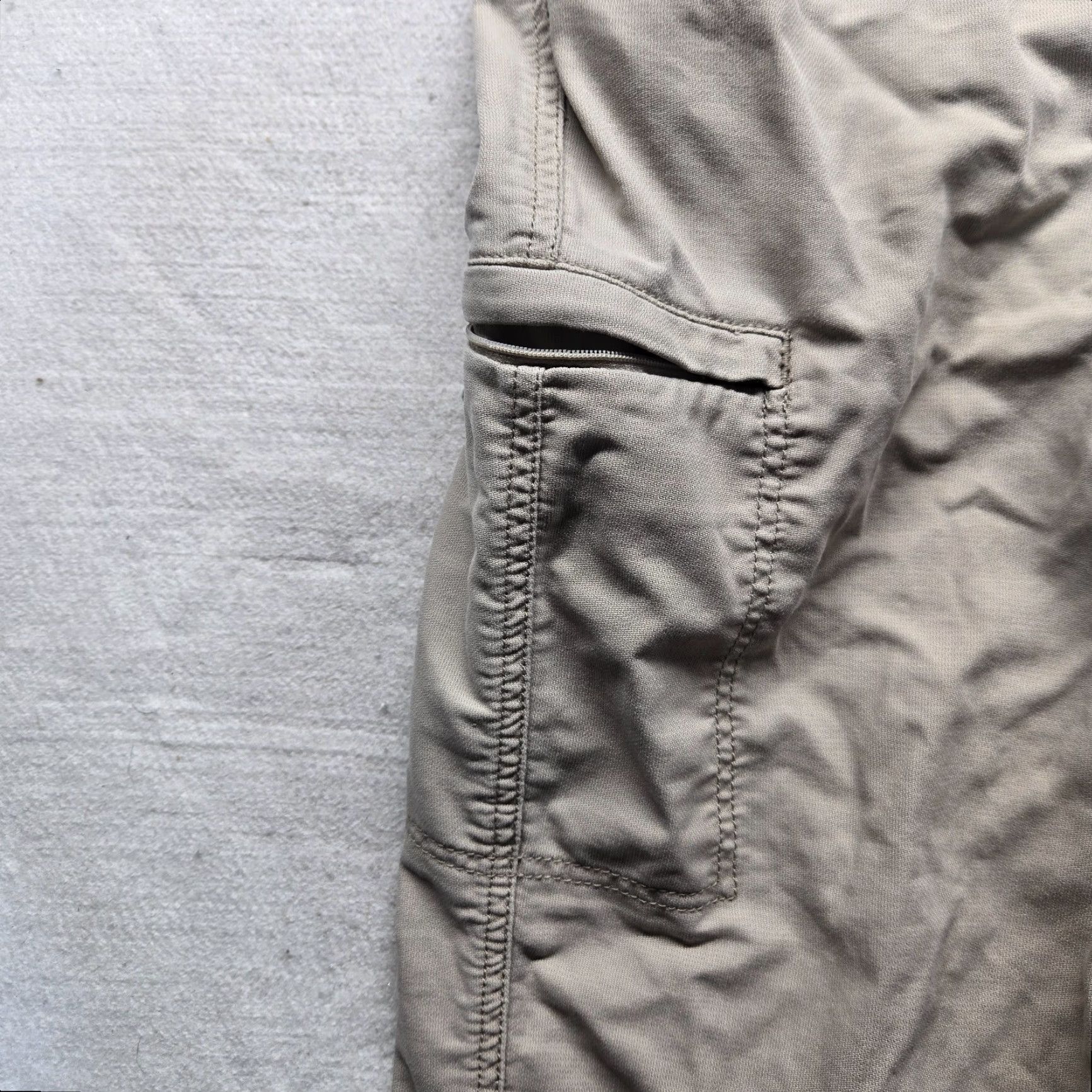 Dockers DOCKERS D3 Khaki Pleated Front Pant – 100% Cotton – Beige – Men’s 36x30 – Straight Leg Pants Size US 36 / EU 52 - 5 Thumbnail