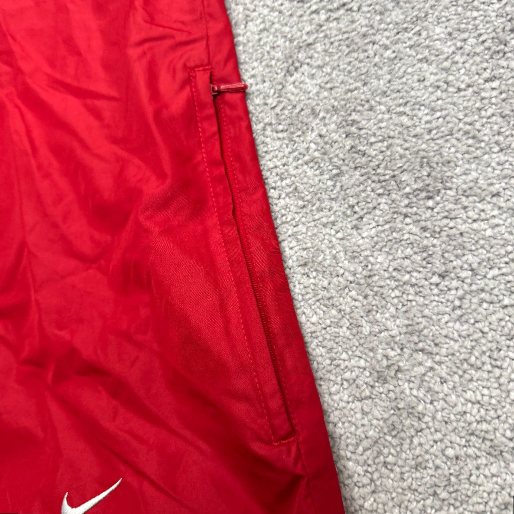 Nike VINTAGE Nike Sydney 2000 Olympics 1/2 Zip Windbreaker Jacket Mens Small Red Shirt Size US S / EU 44-46 / 1 - 5 Thumbnail