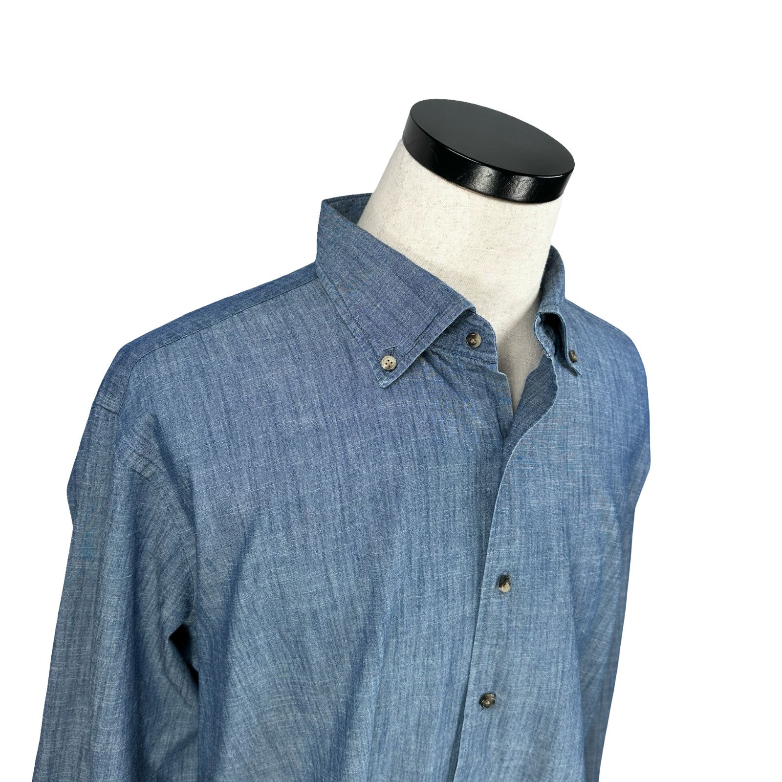 Peter Millar Peter Millar Summer Chambray Shirt Men’s XL Blue Button-Down Size US XL / EU 56 / 4 - 2 Thumbnail