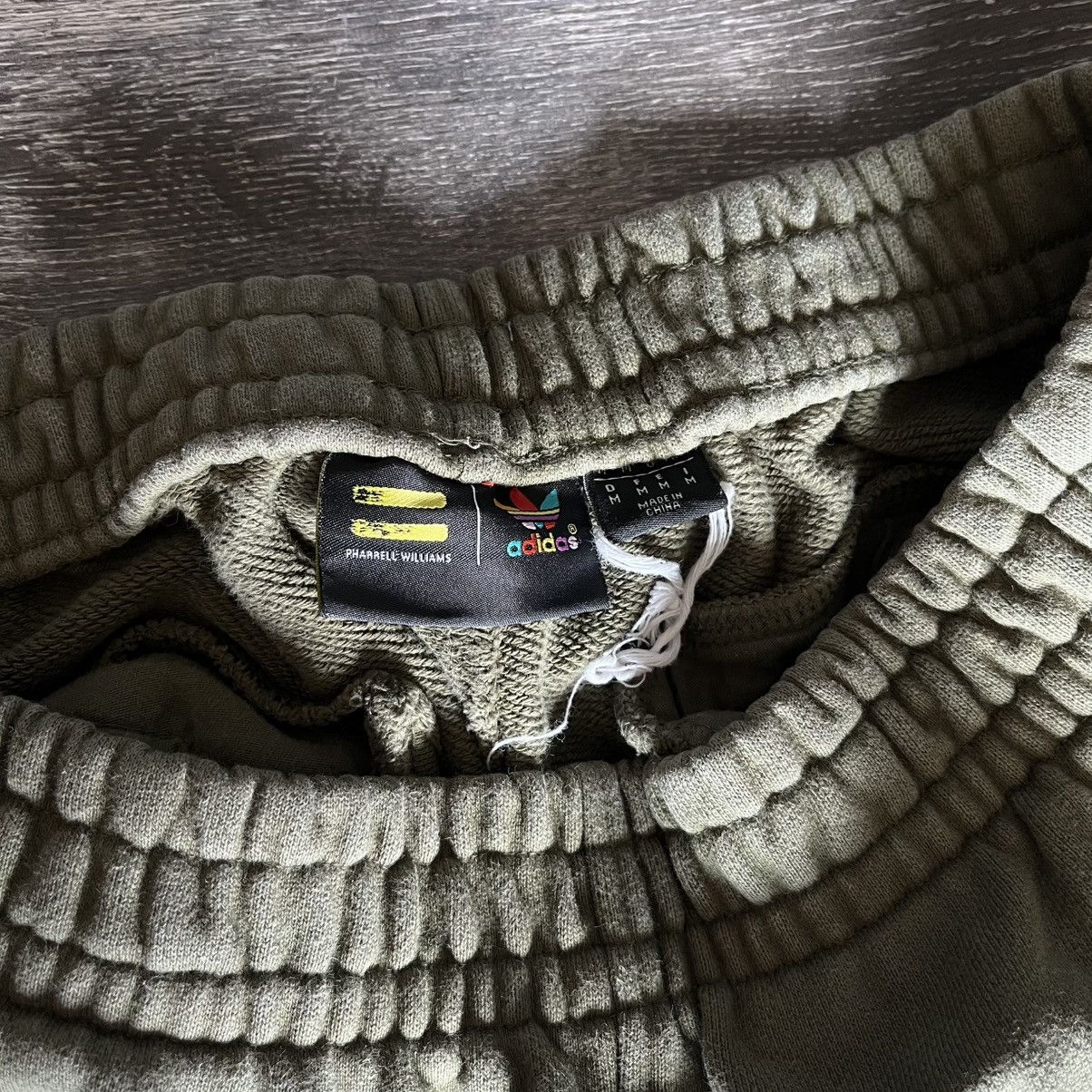 Humanrace Adidas x Humanrace Pharrell Williams Olive Khaki Sweatpants Size US 32 / EU 48 - 9 Thumbnail