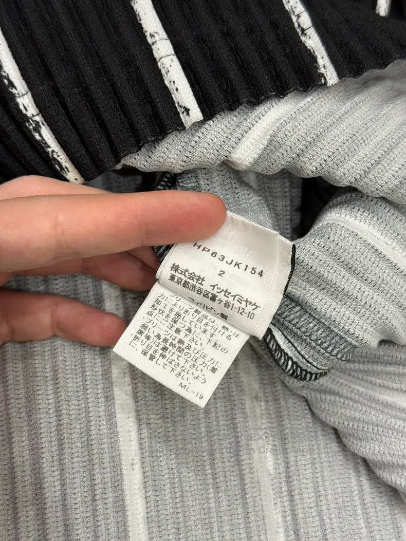 Issey Miyake Issey Miyake Pleated Striped Short Sleeve Size US M / EU 48-50 / 2 - 4 Thumbnail