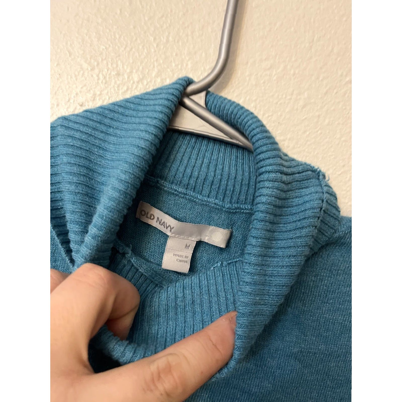 Old Navy VINTAGE Old Navy Womens Shirt Womens M Blue Sleeveless Turtleneck Knit Top 80s 90s Size M / US 6-8 / IT 42-44 - 2 Thumbnail