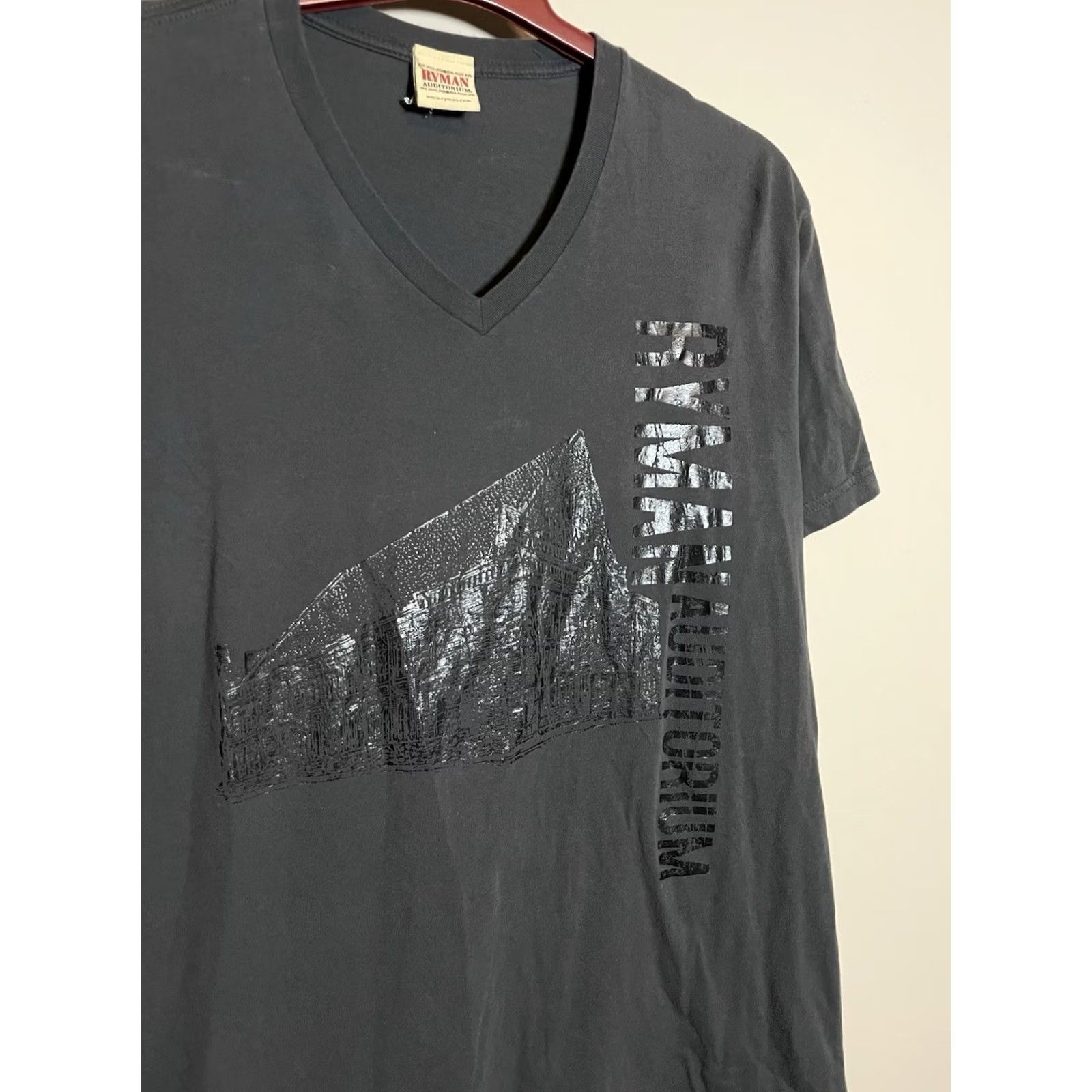 Vintage Ryman Auditorium Charcoal Gray Shirt Large Size V-Neck Cotton Jersey Size US L / EU 52-54 / 3 - 2 Thumbnail