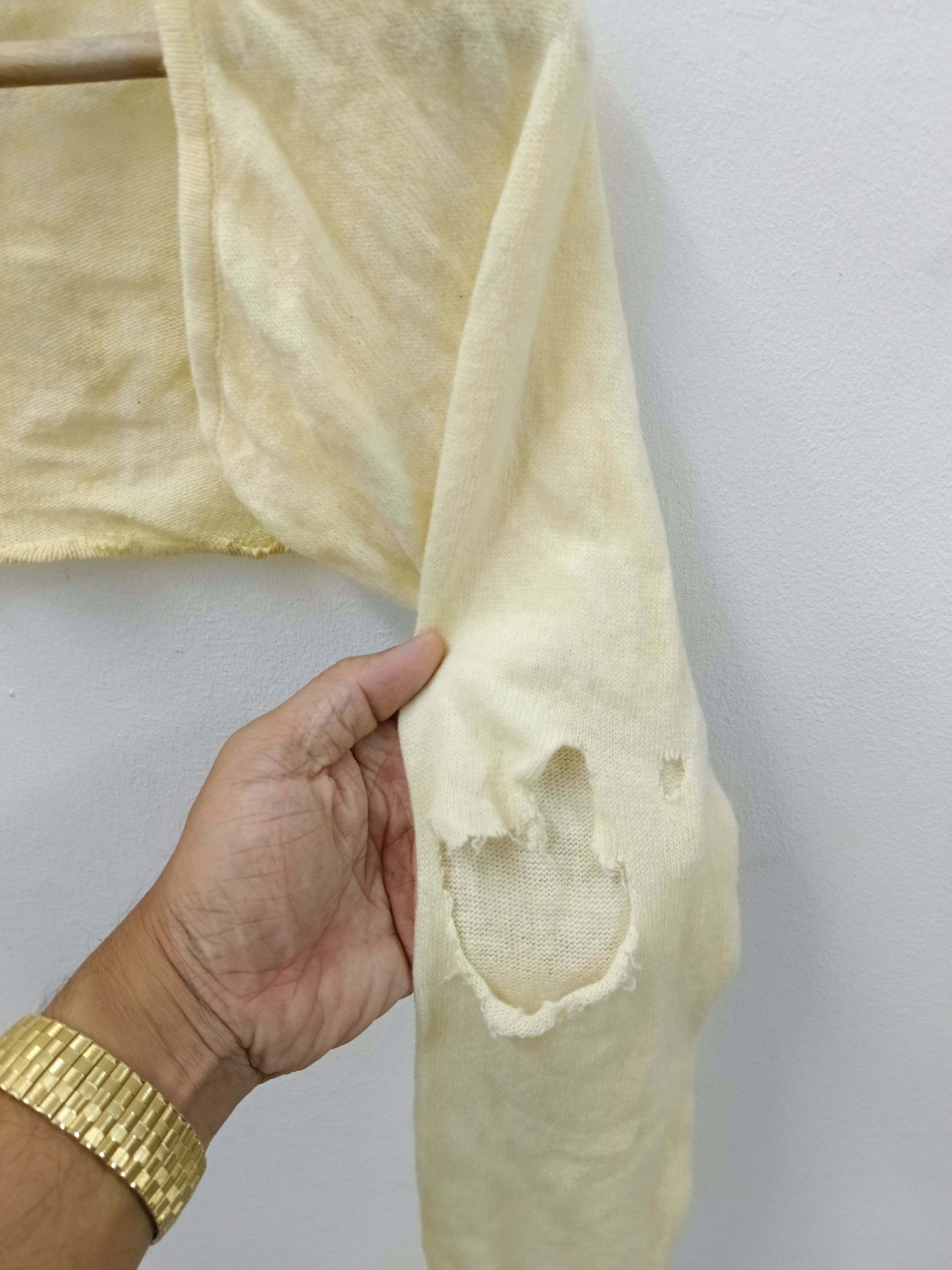 Maison Margiela DiSTRESSED Maison Margiela Ultra-Cropped Shrug Arm Warmer(L) Size L / US 10 / IT 46 - 4 Thumbnail