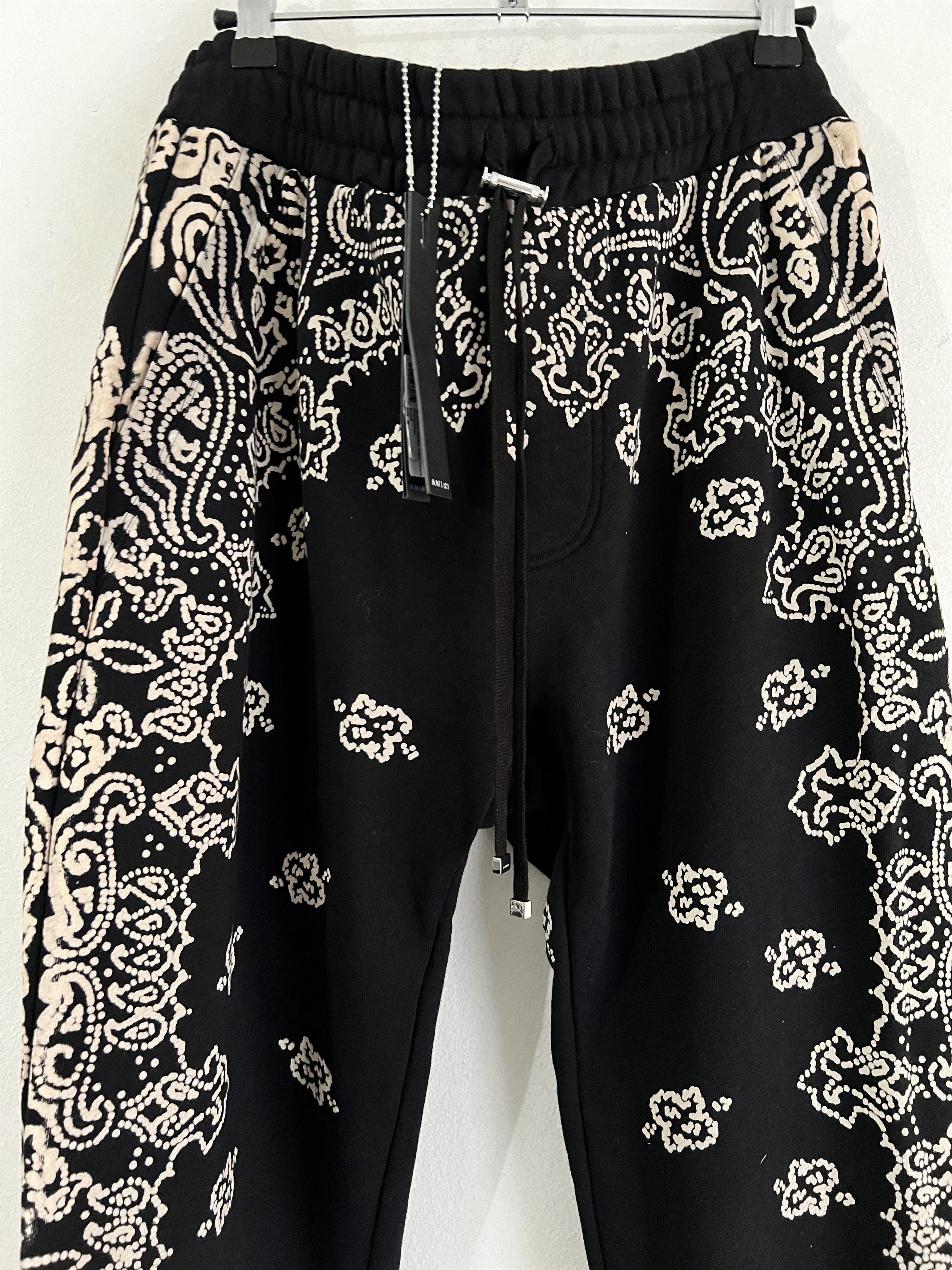 Amiri BNWT Black Bandana Bleach Sweatpants Size US 32 / EU 48 - 7 Thumbnail