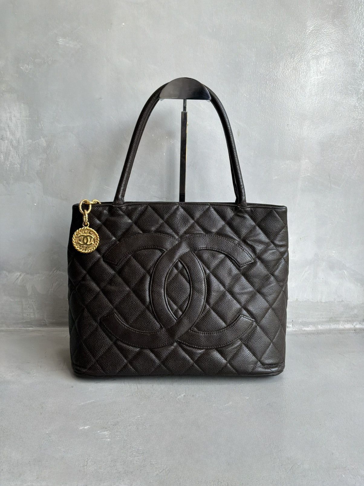 Chanel 2001 - Chanel Quilted Caviar Medallion Bag Size ONE SIZE - 1 Thumbnail