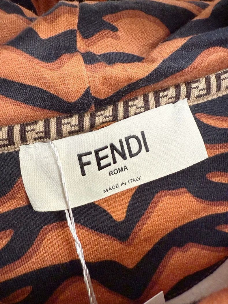 Fendi Fendi Cropped Hoodie with Tiger Print Size XS / US 0-2 / IT 36-38 - 2 Thumbnail