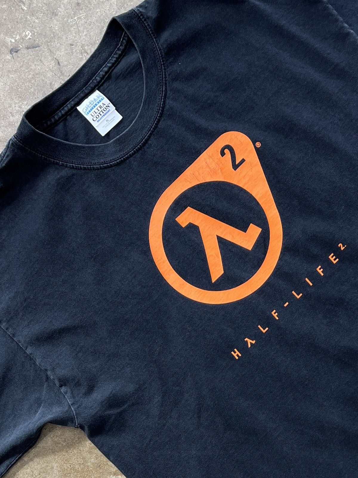 Vintage 2003 Half Life 2 Premiere Showing Video Game Tee XL