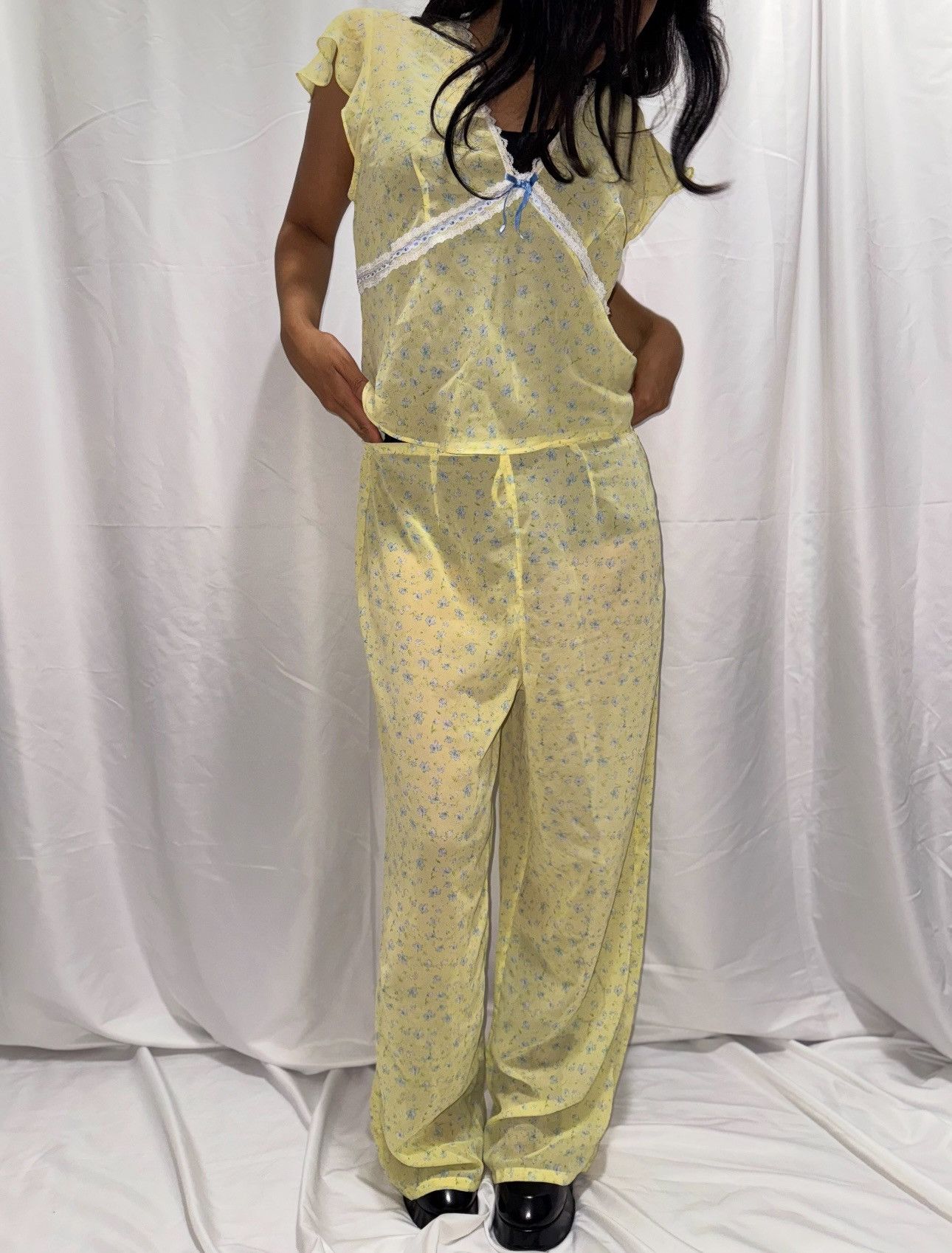 Designer × Other × Vintage Vintage Yellow Pajama Set Size XL Flower Twiggy Cottage Y2k Size ONE SIZE - 1 Thumbnail