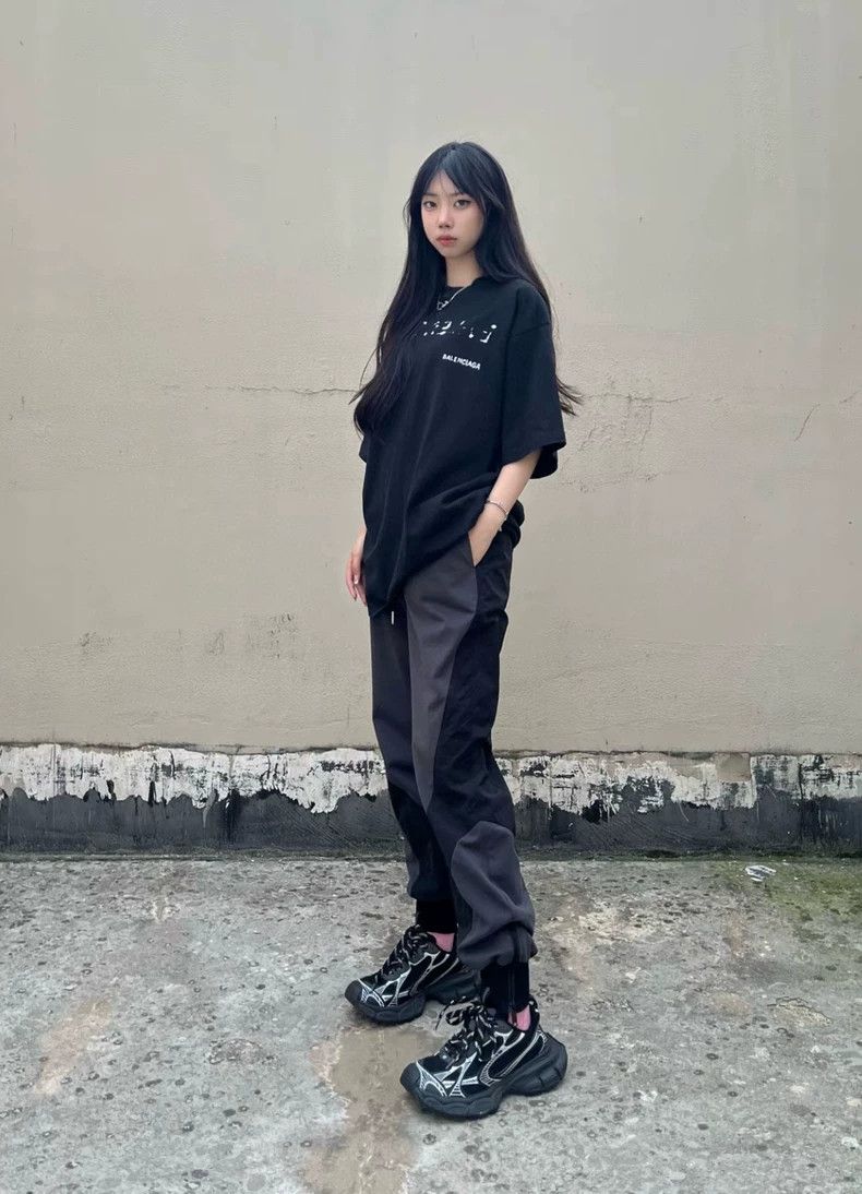 Balenciaga Balenciaga Logo Letter Printed Crew Neck Short Sleeve T-Sh Size US M / EU 48-50 / 2 - 8 Thumbnail