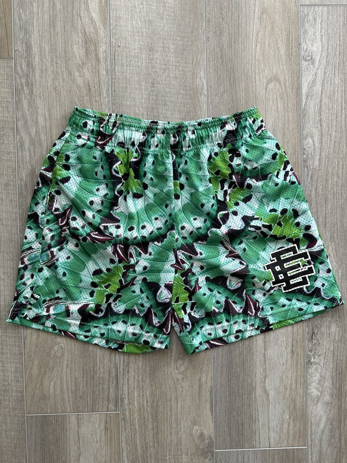 Eric Emanuel EE Basic Shorts Green Butterfly Size US 32 / EU 48 - 1 Thumbnail