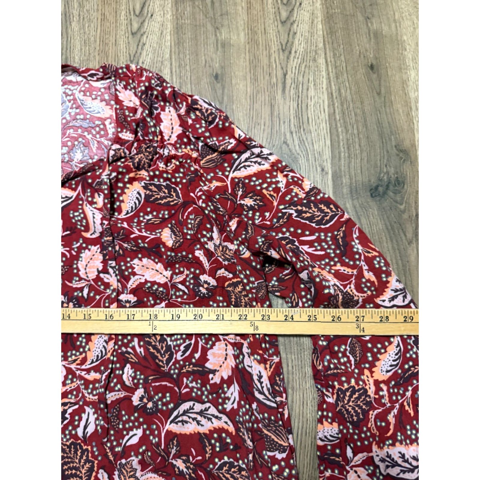 Jessica Simpson Jessica Simpson Blouse Women's XL Red Floral Long Sleeve V-neck Shirt Adult Womens Regular Polyester Lightweight Fall Spring Summer Casual Modern 90s Size XL / US 12-14 / IT 48-50 - 6 Thumbnail