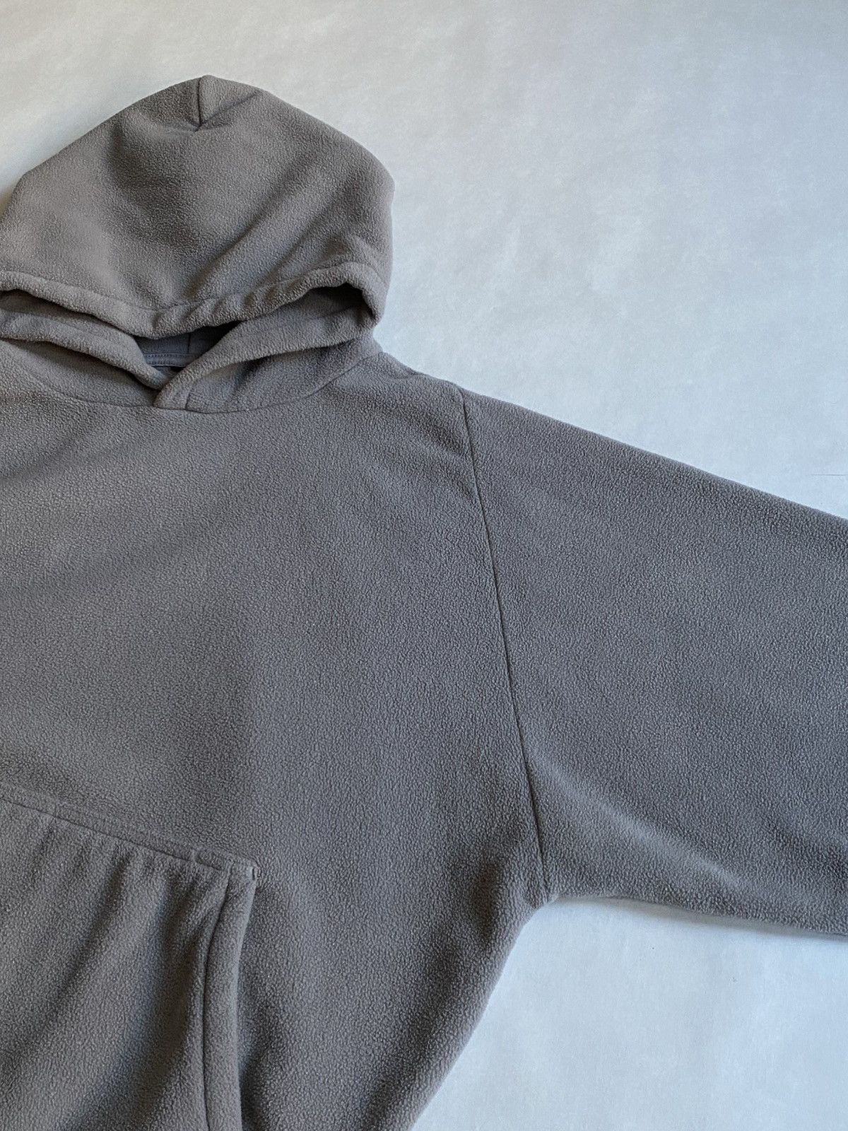 Balenciaga × Gap × Yeezy Yeezy X Gap Polar Fleece Cropped Hoodie Grey Yzy Kanye West Size US L / EU 52-54 / 3 - 3 Thumbnail