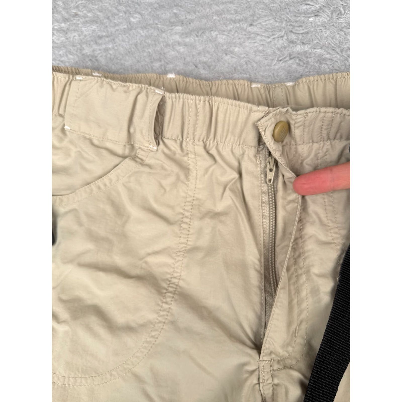Vintage Columbia Shorts Womens 6 Beige Cargo Belted 100% Nylon Hiking Camping 30x6 Size 28" / US 6 / IT 42 - 6 Thumbnail