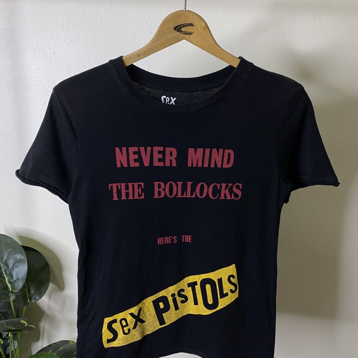 Band Tees GU x Sex Pistols Never Mind The Bollocks Punk Seditionaries Size US S / EU 44-46 / 1 - 2 Thumbnail