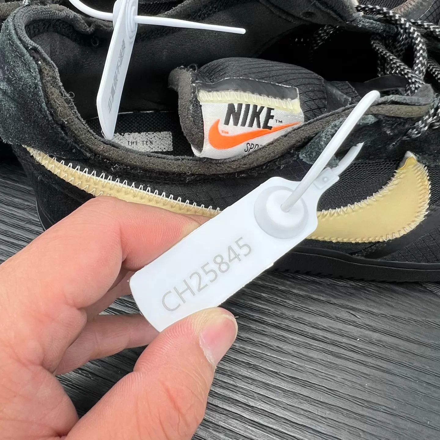 Nike Nike AF1 Black 44.5 (Original Box, New) Size US 10.5 / EU 43-44 - 9 Thumbnail