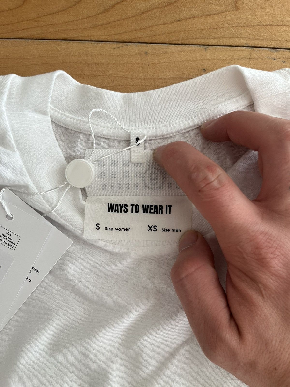 Maison Margiela NWT - MM6 Maison Margiela "Lost my Pet!" T-shirt Size US S / EU 44-46 / 1 - 4 Thumbnail