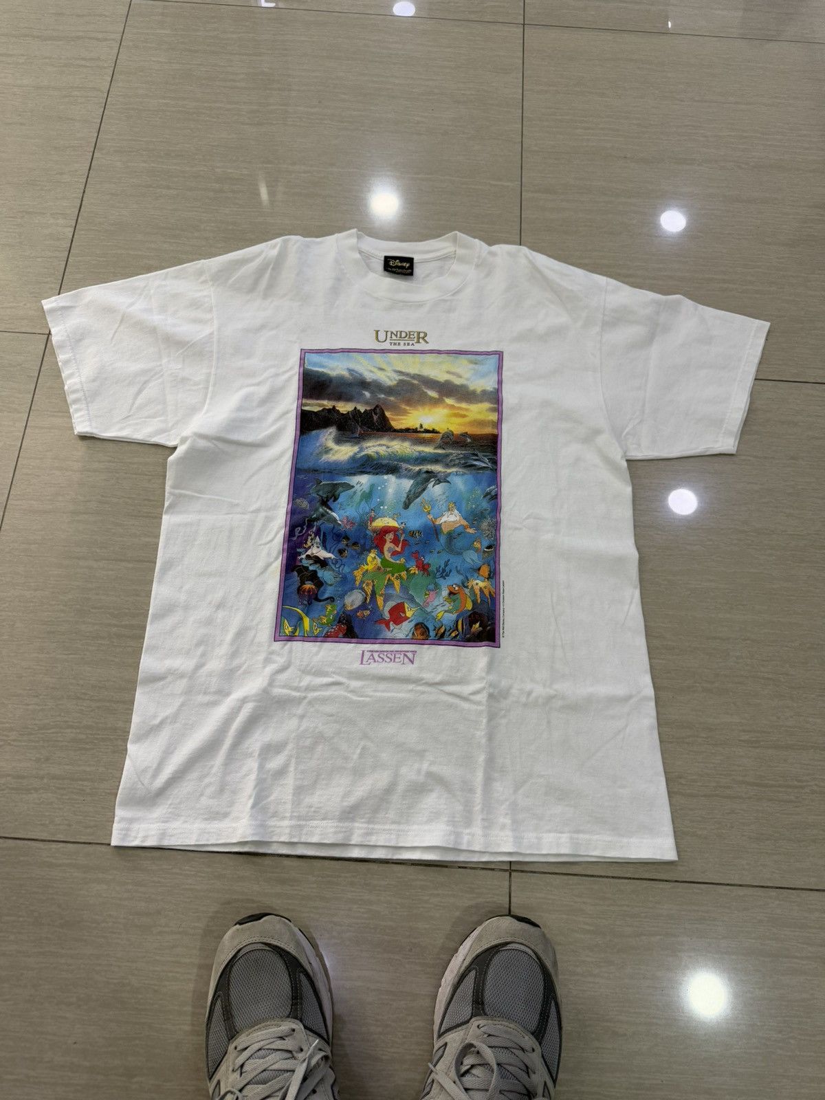 Lassen × リトルマーメイドUnder the Sea Tシャツ