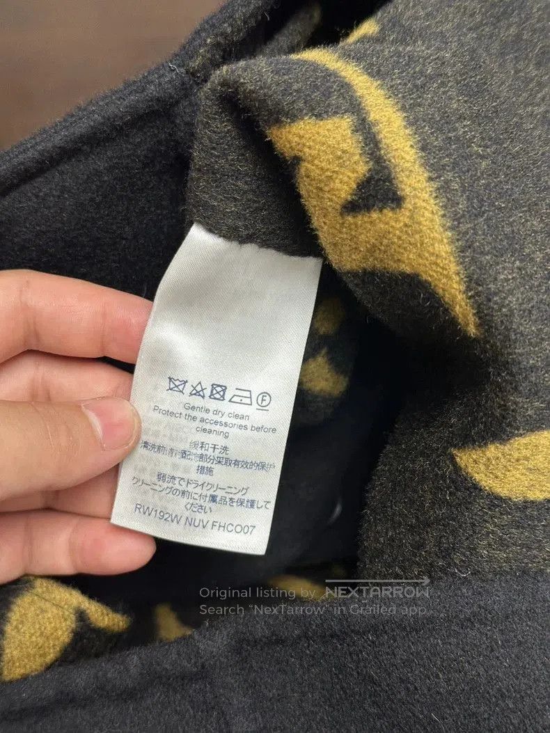 Louis Vuitton Louis Vuitton Black Double-Breasted Coat. Size US S / EU 44-46 / 1 - 5 Thumbnail