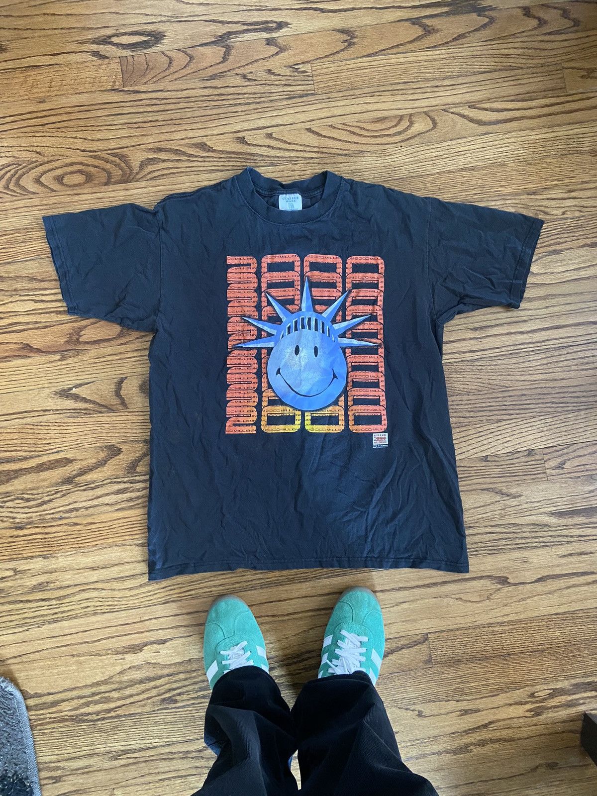Vintage Vintage Y2K millennium t shirt Size US L / EU 52-54 / 3 - 1 Thumbnail