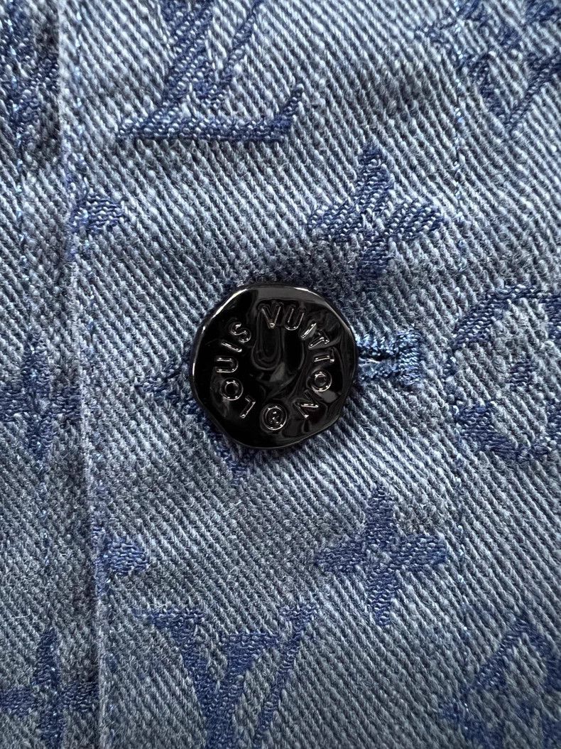 Louis Vuitton Louis Vuitton Blue presbyopic full print denim jacket Size US S / EU 44-46 / 1 - 4 Thumbnail