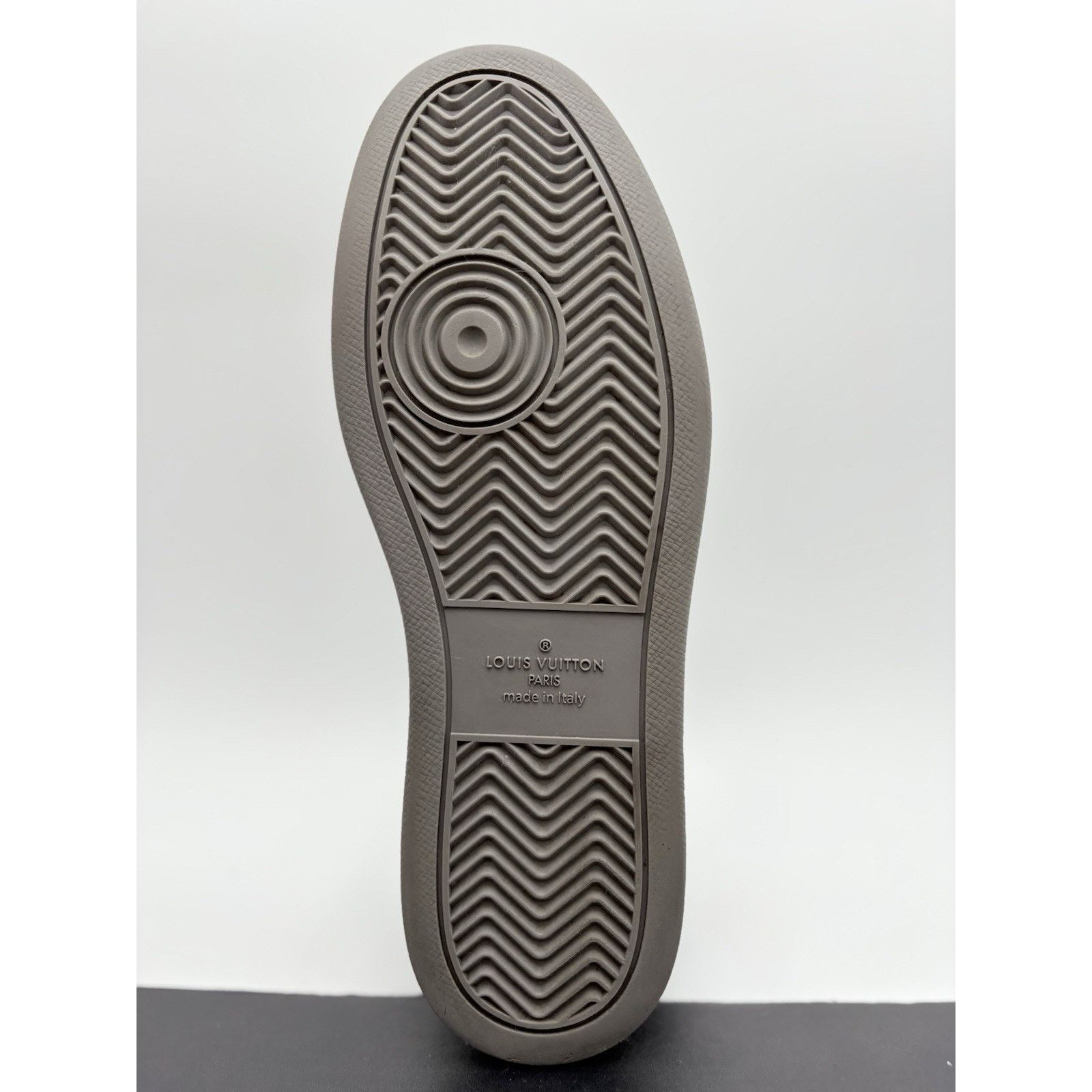 Louis Vuitton 8-8.5 US Louis Vuitton Eclipse Rivoli ' Black ' SUPER CLEAN! Size US 8 / EU 41 - 13 Thumbnail