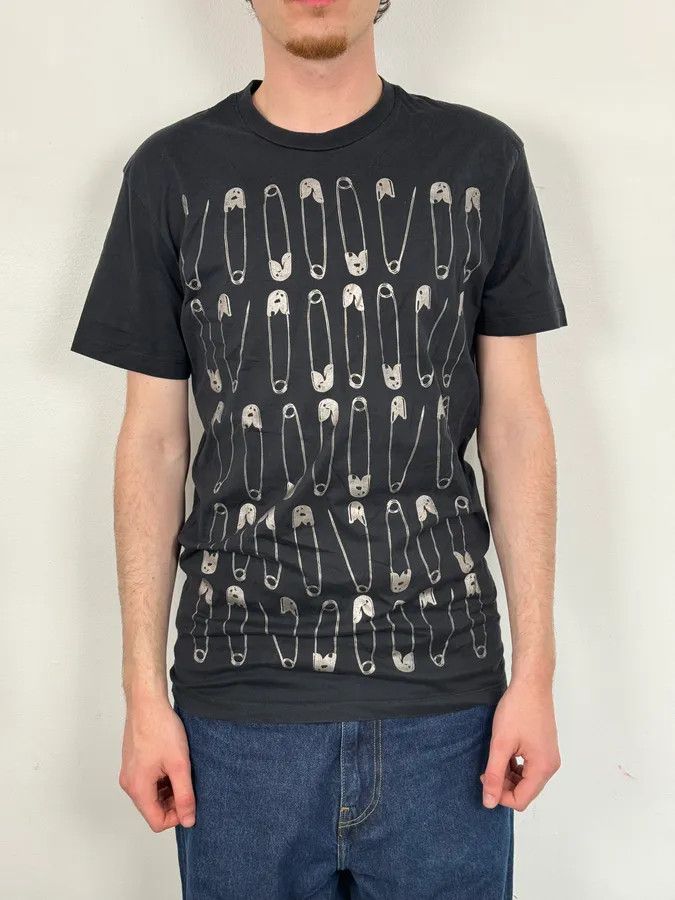 Dsquared2 SS2017 Dsquared2 Black Safety Pin Print T-Shirt Size US L / EU 52-54 / 3 - 2 Thumbnail