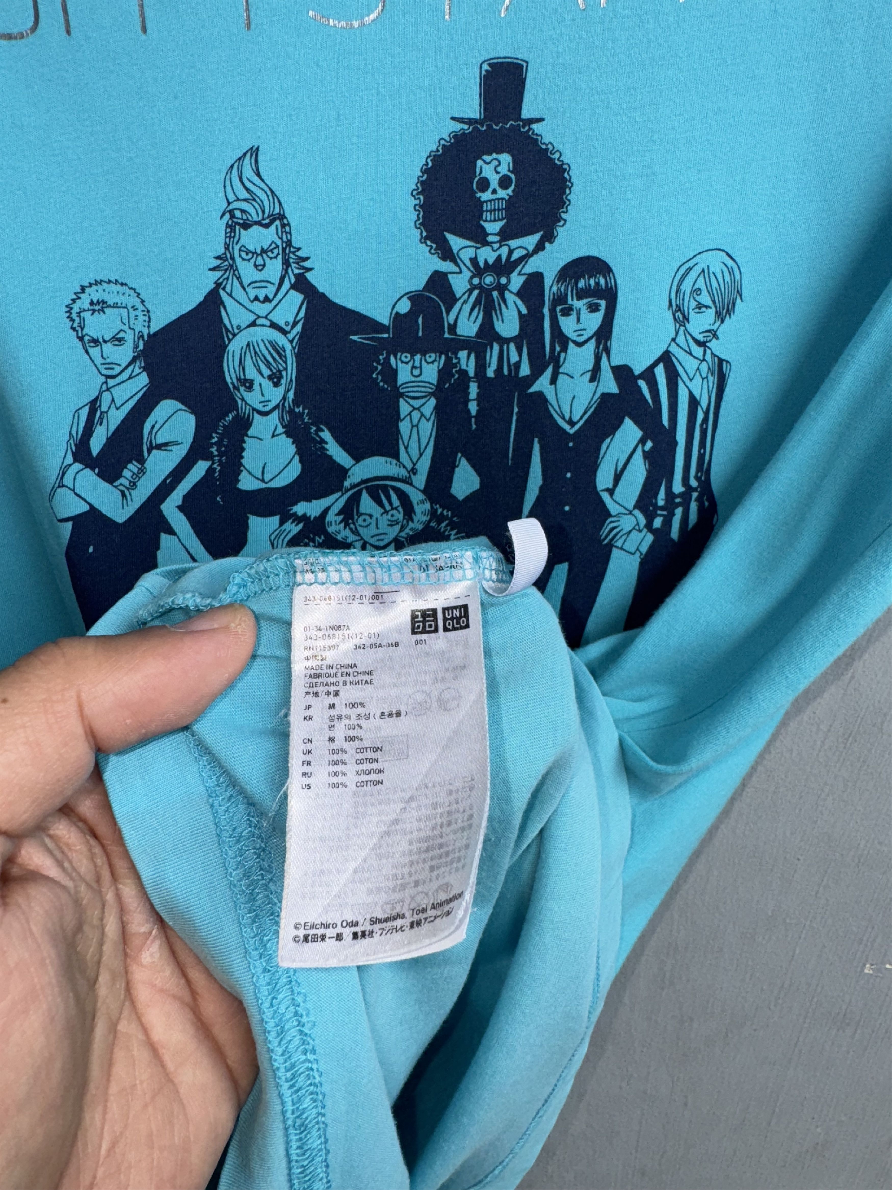 One Piece × Uniqlo One Piece Luffy's Family Uniqlo Shirt Size US M / EU 48-50 / 2 - 5 Thumbnail