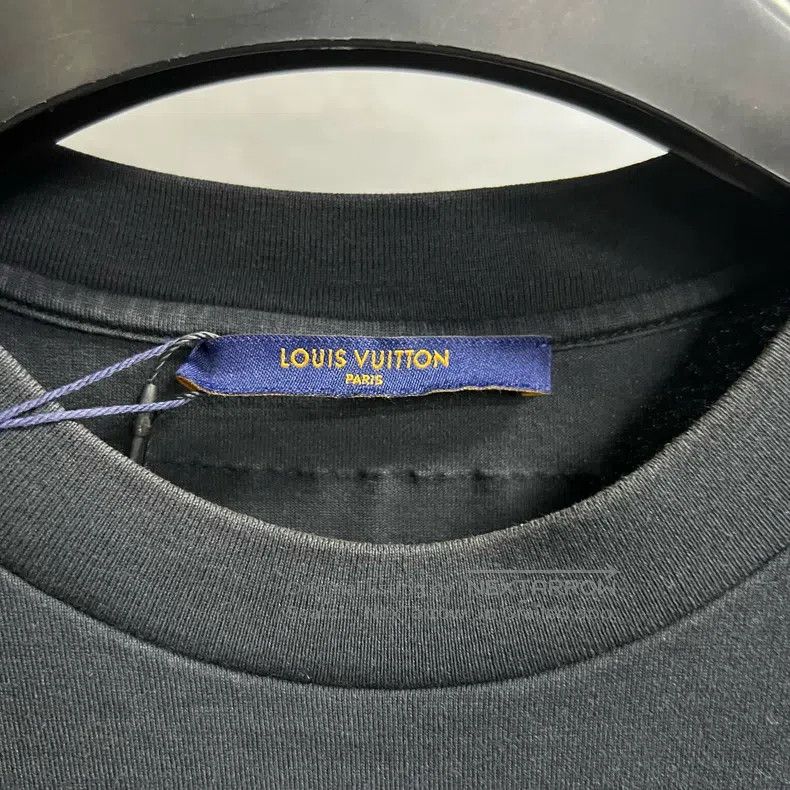 Louis Vuitton Louis Vuitton Black Logo Solid Short Sleeve Size US XL / EU 56 / 4 - 2 Thumbnail
