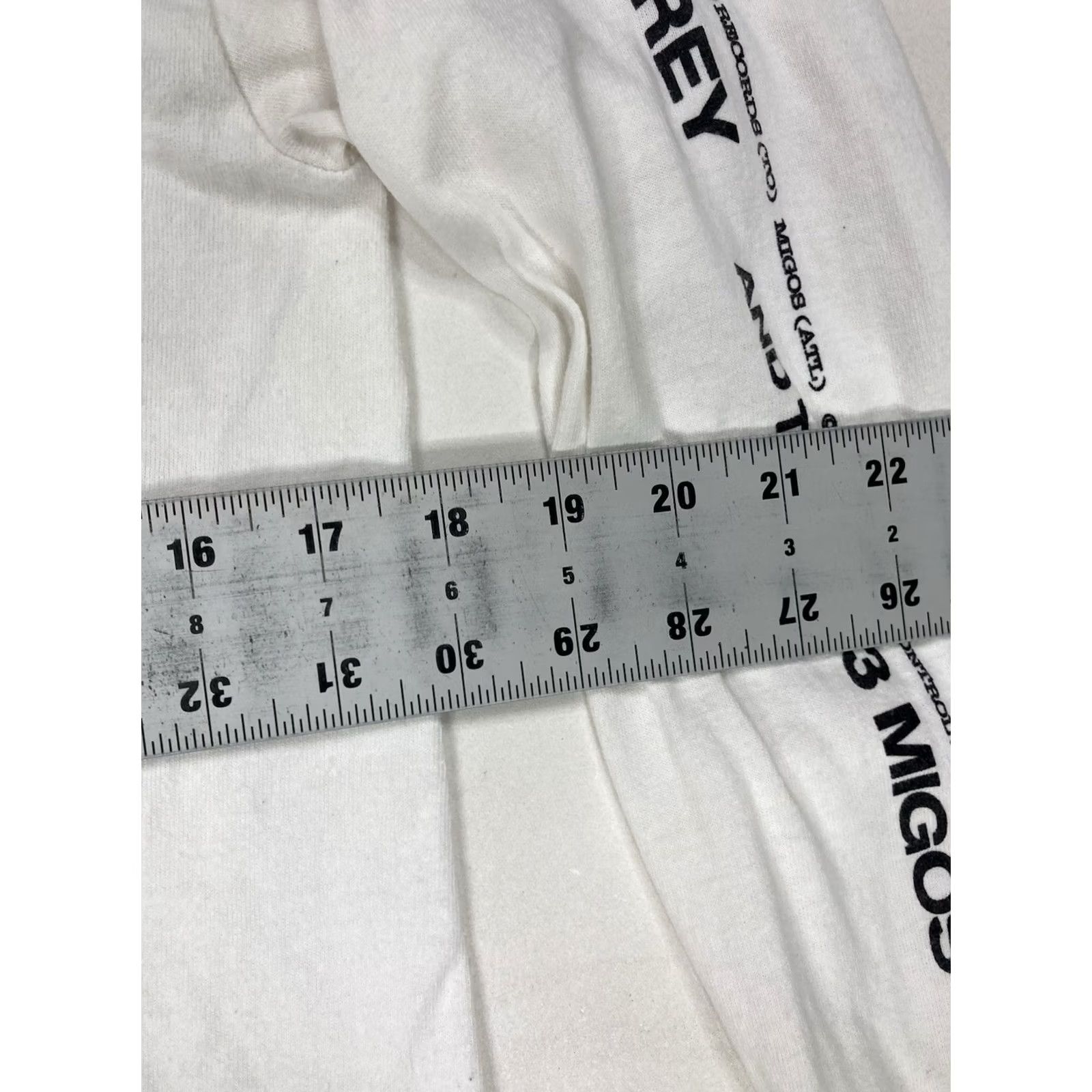 Vintage VINTAGE Drake Scorpion Aubrey & The 3 Migos 2018 Tour Graphic T-shirt Women Small Music Shirt Mens Girls Boys - Note: This isn't correct per rules. Size S / US 4 / IT 40 - 7 Thumbnail