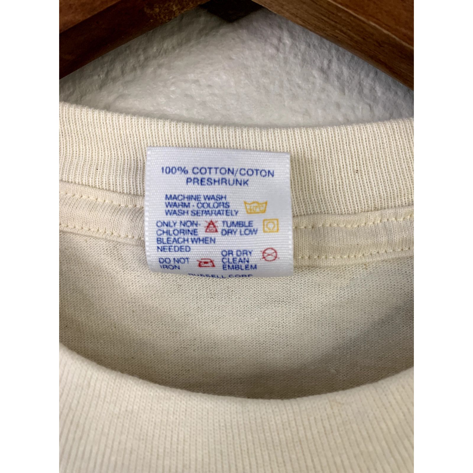 Jerzees × Vintage Vintage South Dakota Black Hills Tribal Graphic Beige Shirt Size US L / EU 52-54 / 3 - 9 Thumbnail