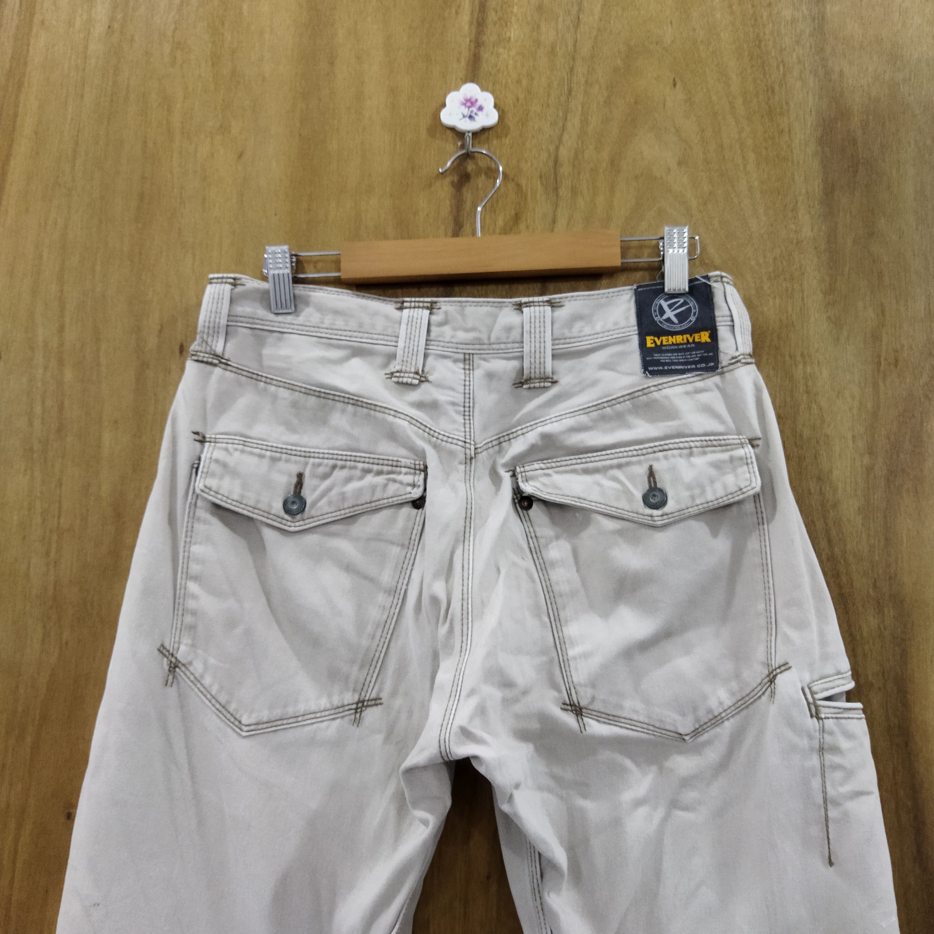 Japanese Brand EVENRIVER FADED DARK CREAM CARGO PANTS Size US 30 / EU 46 - 8 Thumbnail