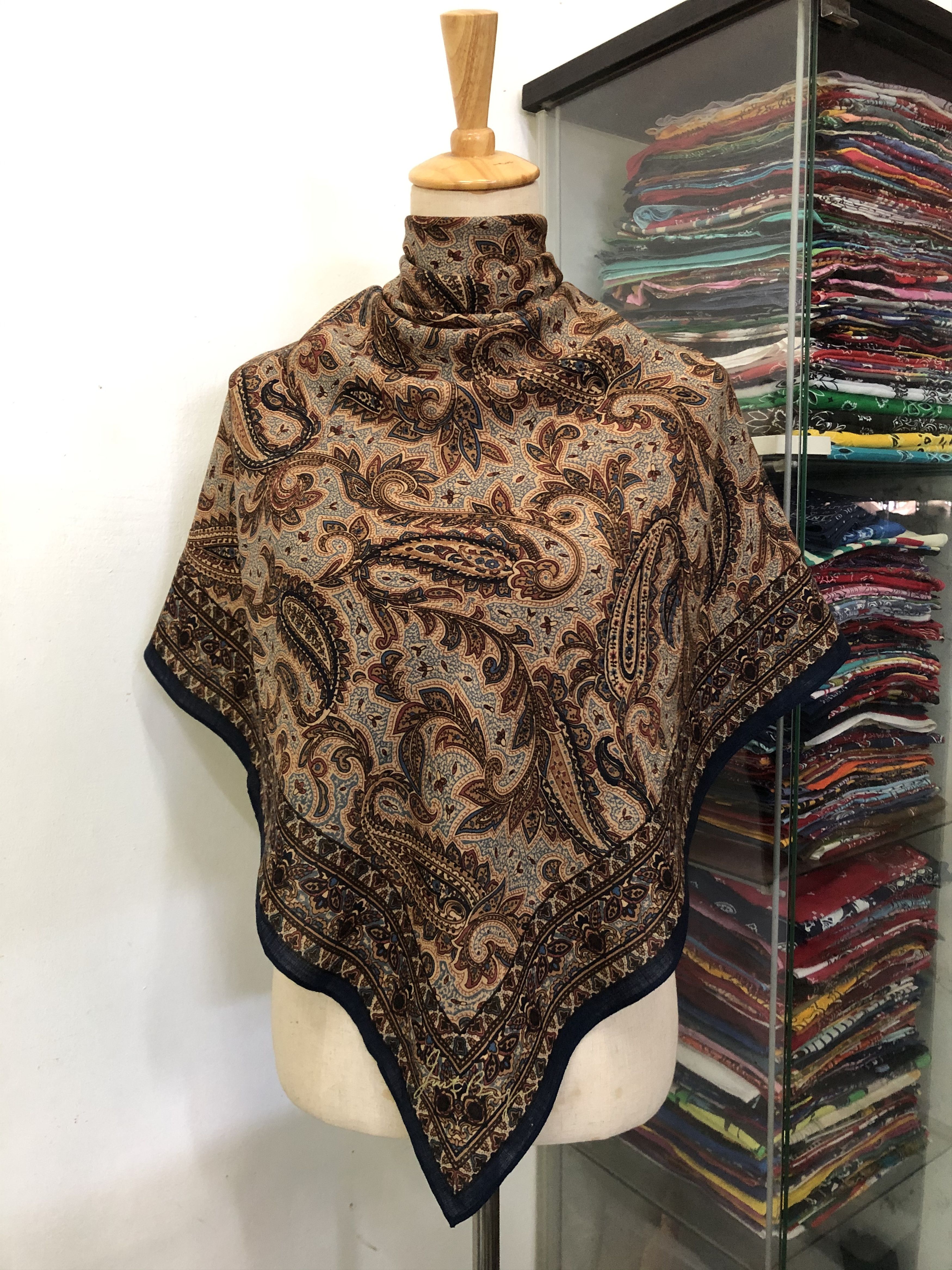Vintage Vintage Silk Scarf Size ONE SIZE - 1 Thumbnail