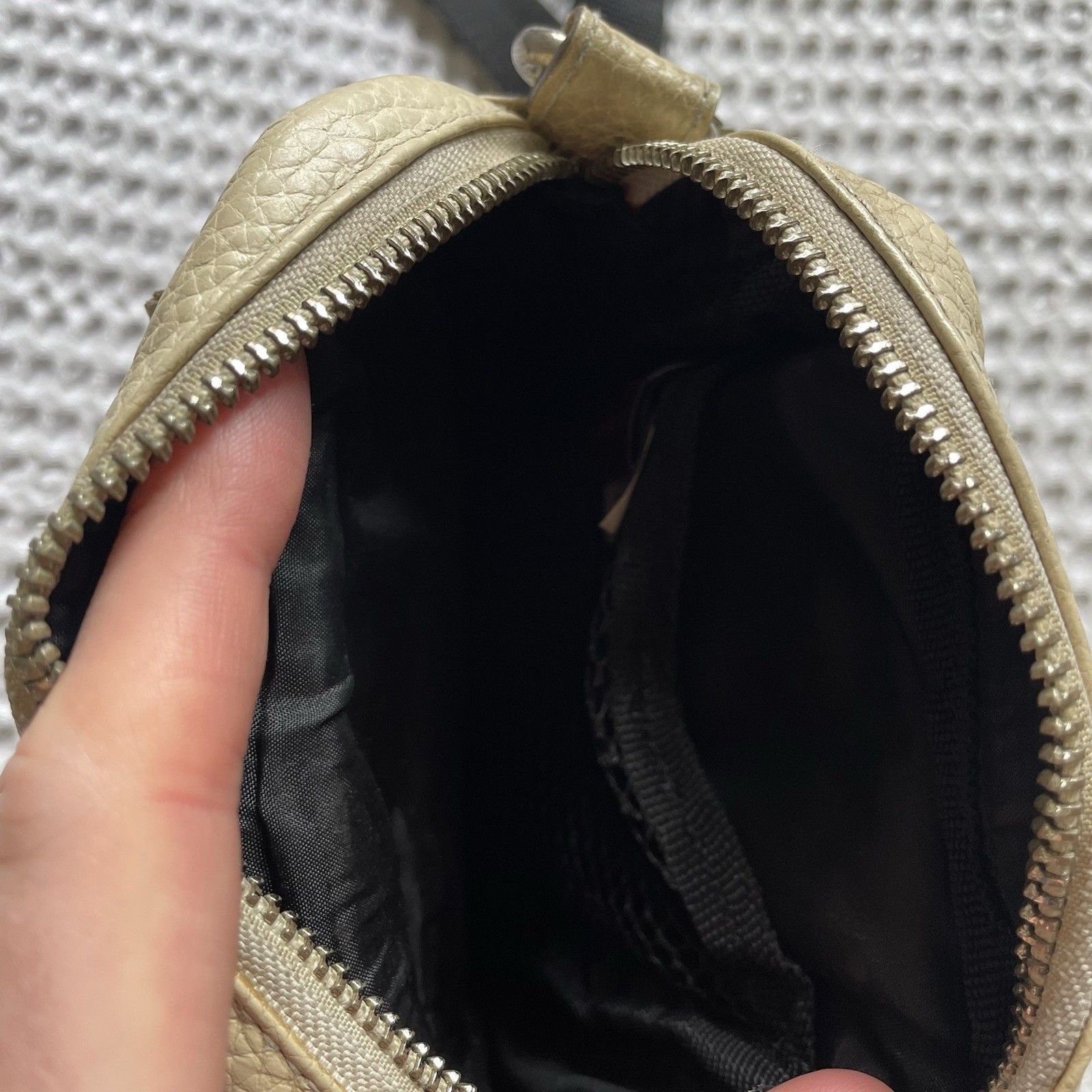 Oakley Vintage Oakley Leather Bum Bag Side Messenger Shoulder Size ONE SIZE - 11 Thumbnail