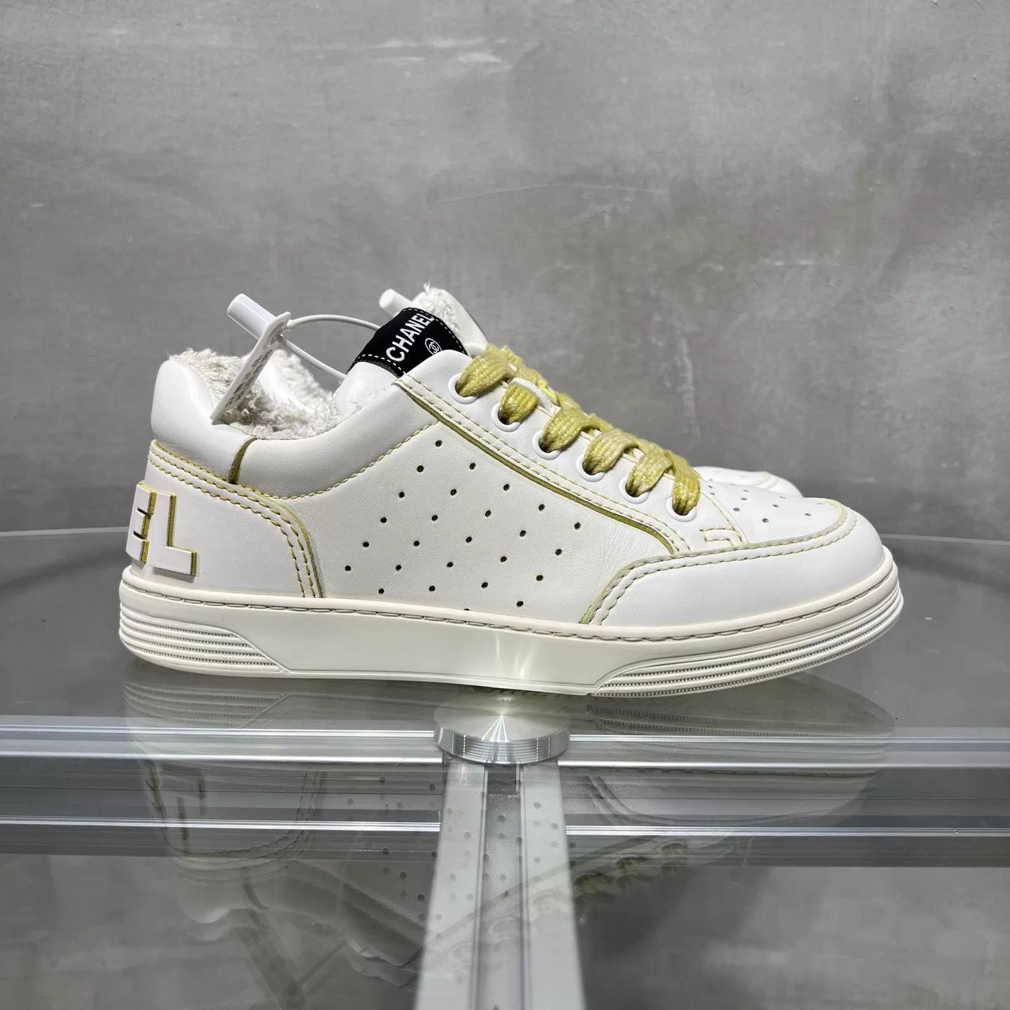 Chanel Chanel white yellow casual sneakers size 36.5 YH25321 Size US 6 / IT 36 - 4 Thumbnail