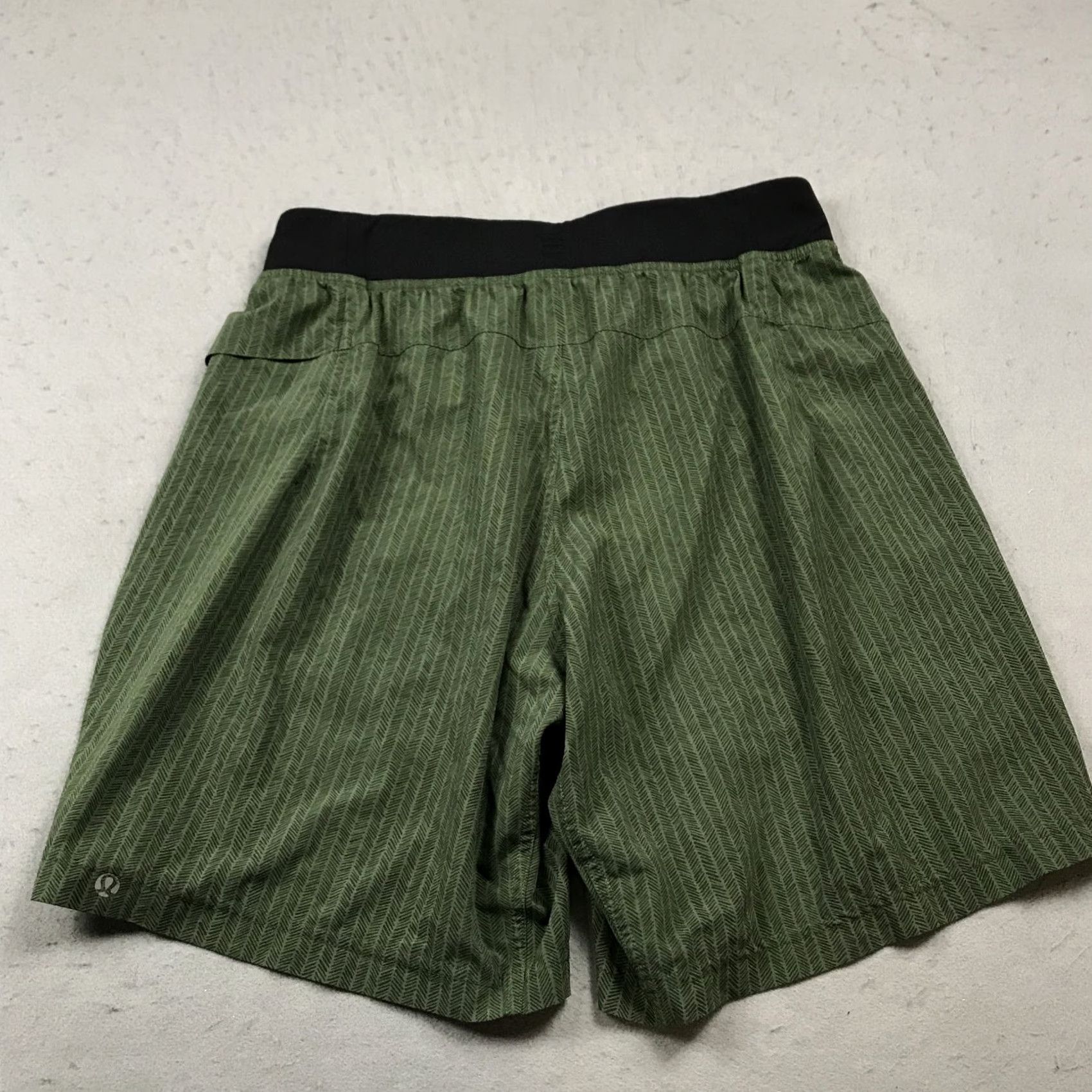 Lululemon Lululemon Shorts Mens Small Green T.H.E. Short Linerless Activewear 9 Inch Size US 29 - 4 Thumbnail