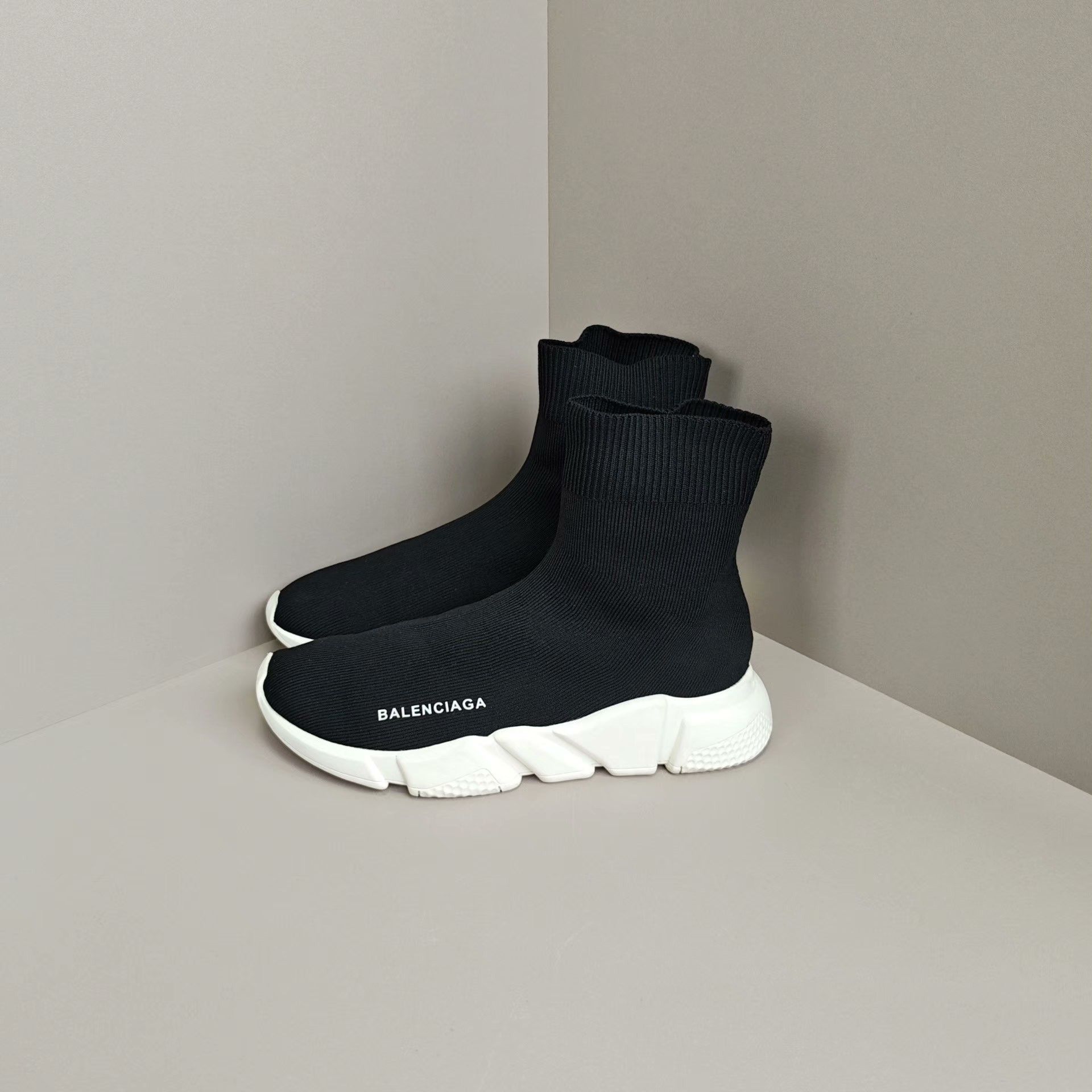 Balenciaga Balenciaga Hitop Sneakers us_7 Women Size US 7 / IT 37 - 1 Thumbnail