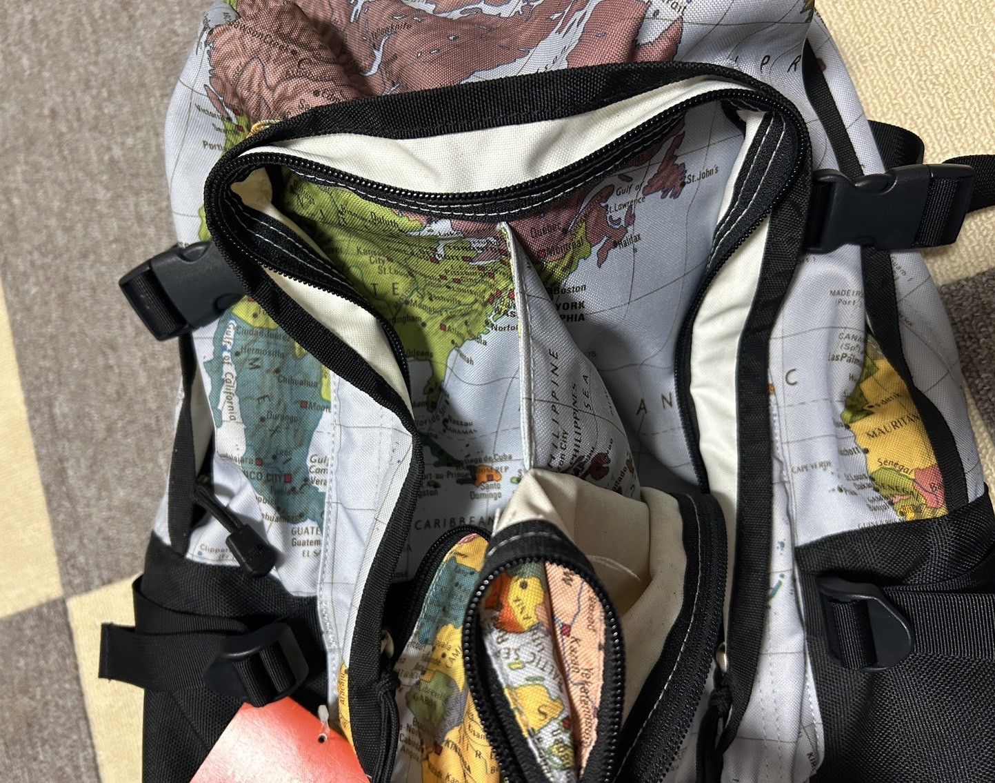 Supreme × The North Face [RARE] Supreme The North Face Expedition Maps Backpack Size ONE SIZE - 14 Thumbnail